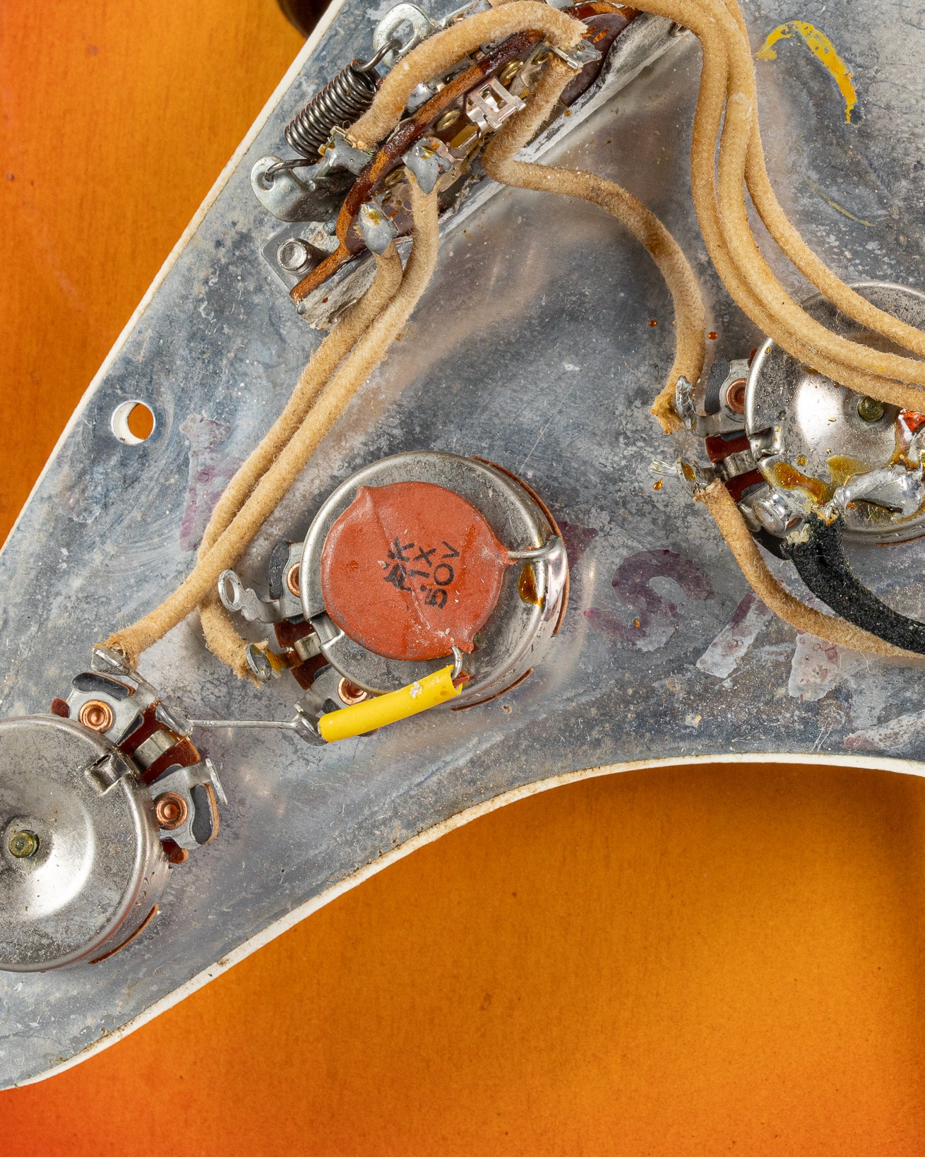 1965 Fender Stratocaster sunburst guitar pots and wiring