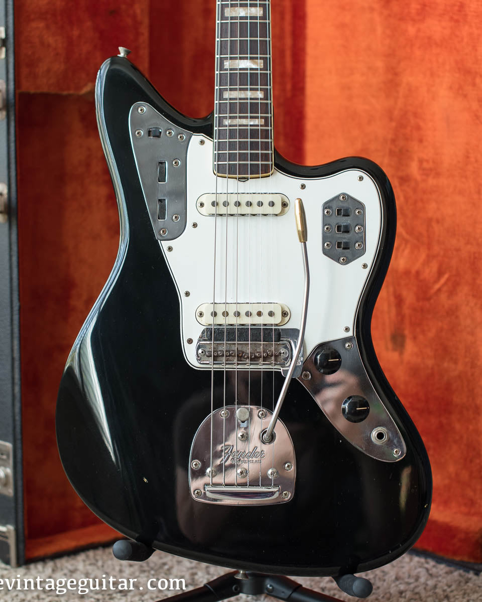 This link takes the user to a guide to help them find the year that their Fender Jaguar was made