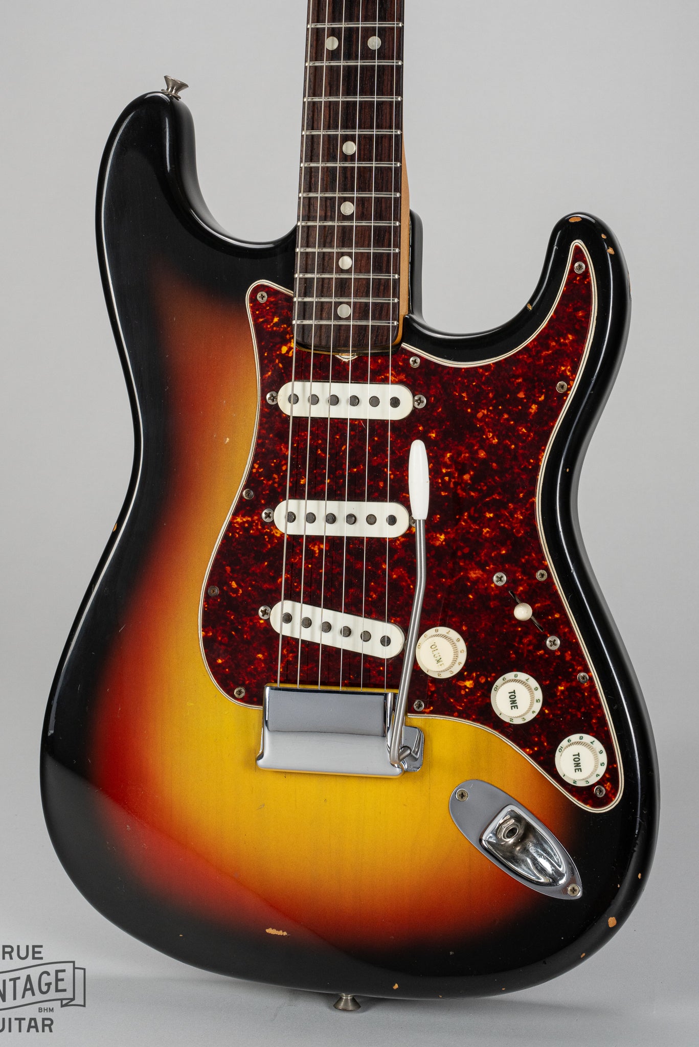 1967 fender Stratocaster Sunburst guitar body tortoise shell bridge cover tremolo arm pickups
