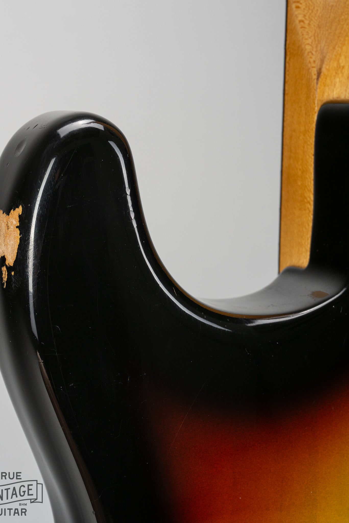 1967 fender Stratocaster Sunburst guitar bass side horn