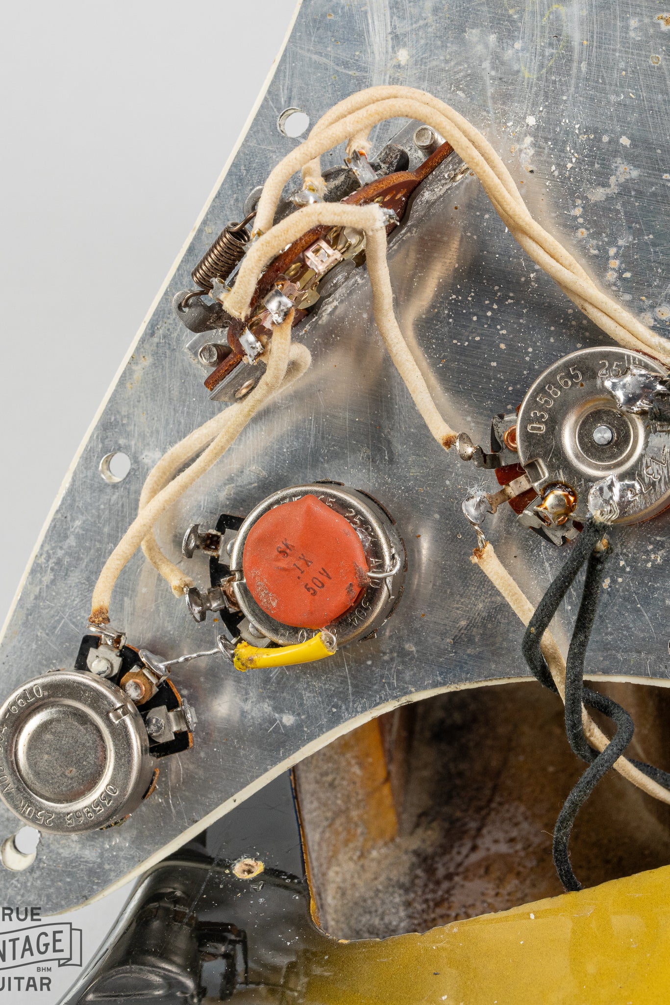 1967 fender Stratocaster Sunburst guitar tortoise shell interior pot codes