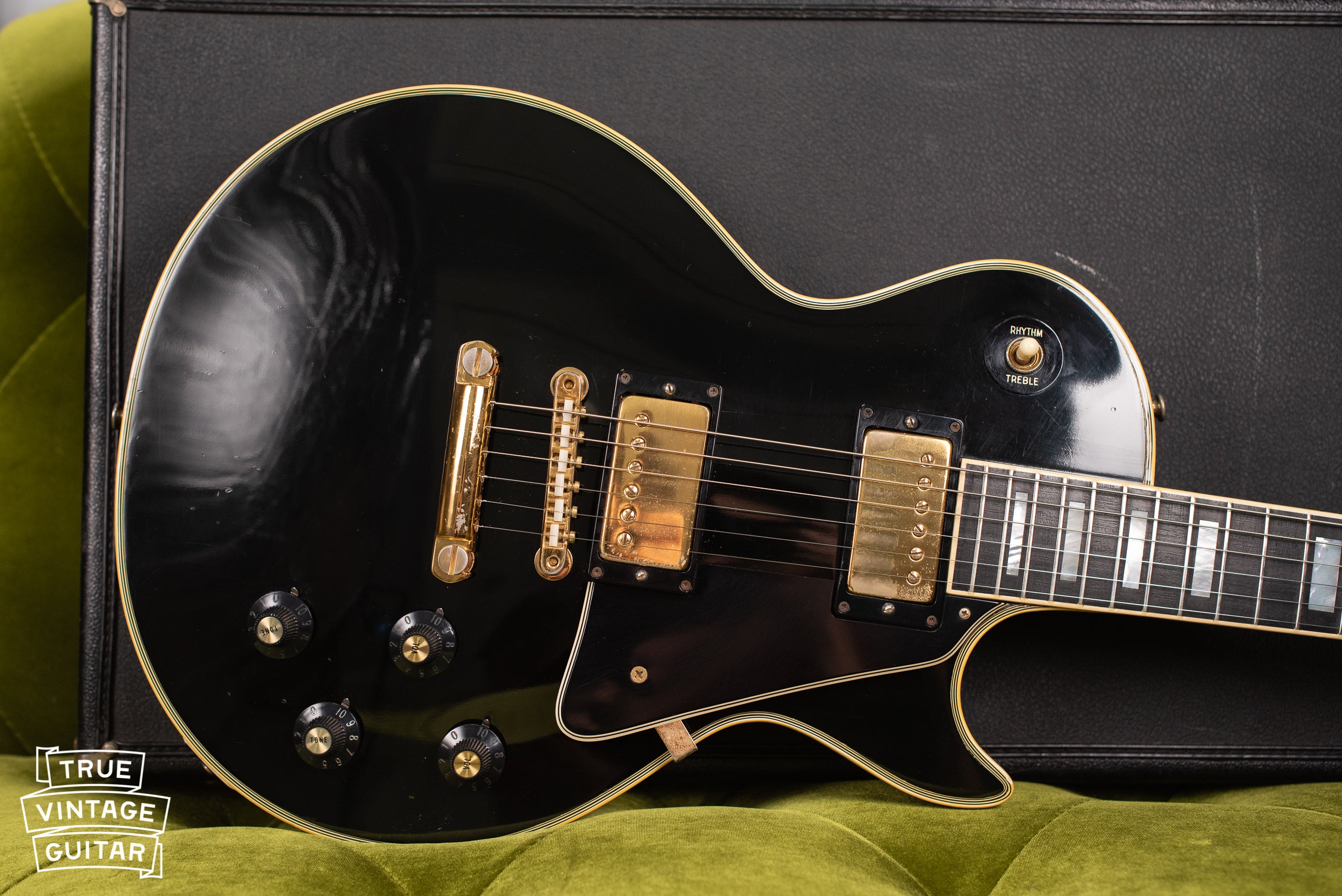 This image shows a vintage Gibson Les Paul guitar. The links in this section help people date their vintage guitar by serial number.