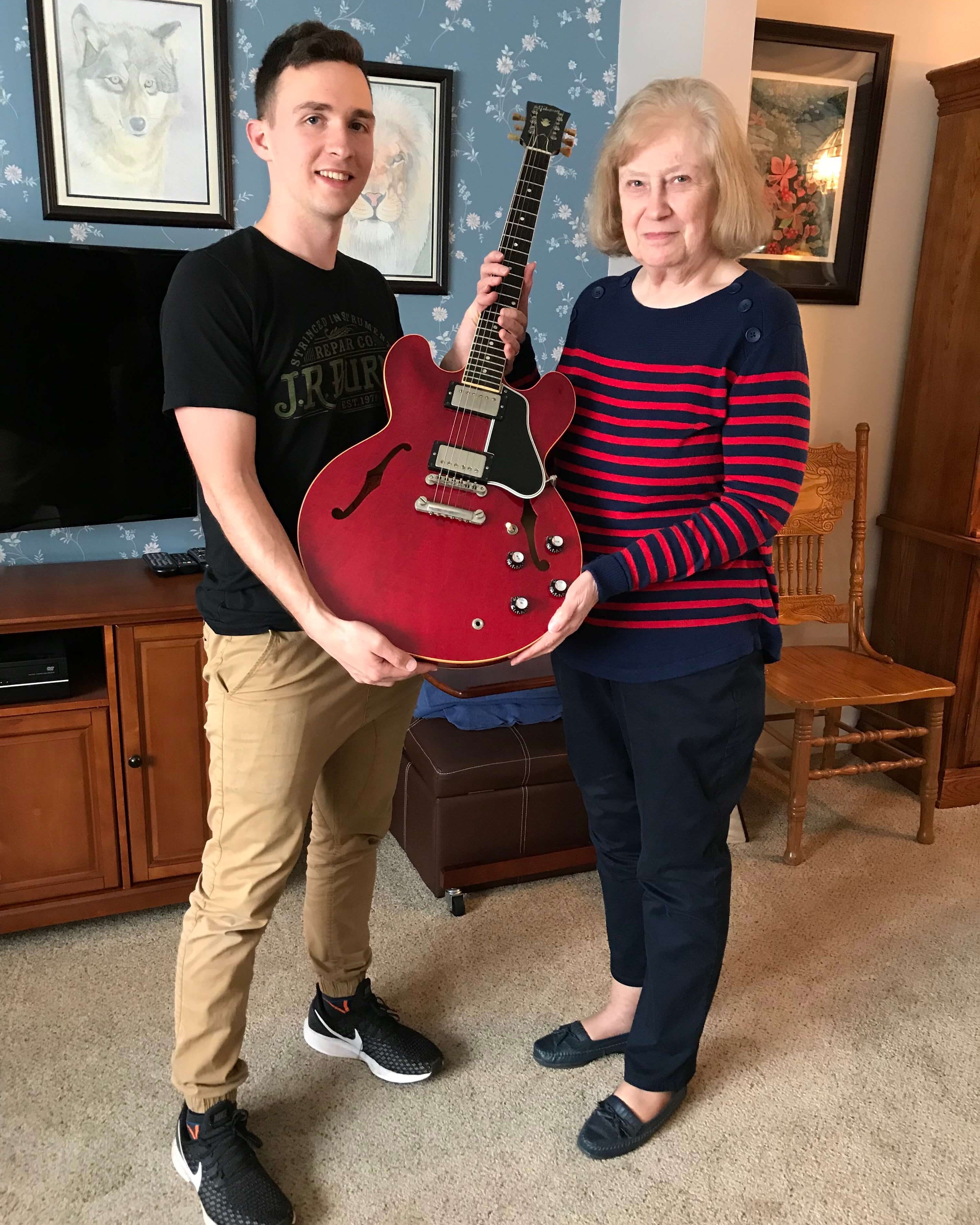 Sell a 1960s Gibson ES-335 for a great price to a guitar collector