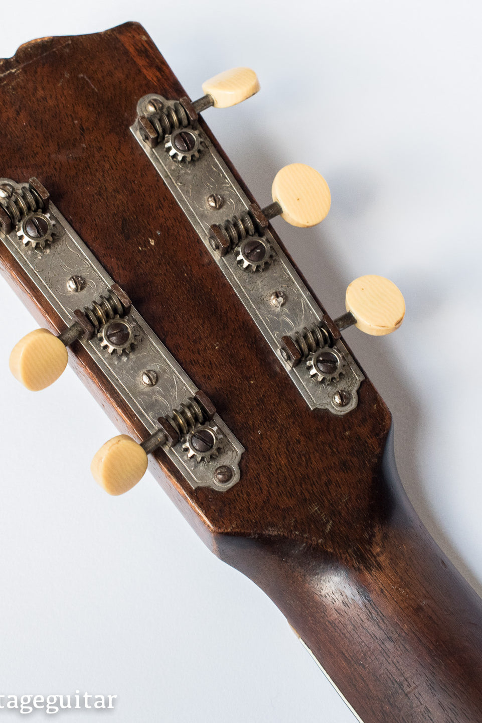 1928 Gibson Nick Lucas Special, original  tuners, Oak leaf Waverly tuners