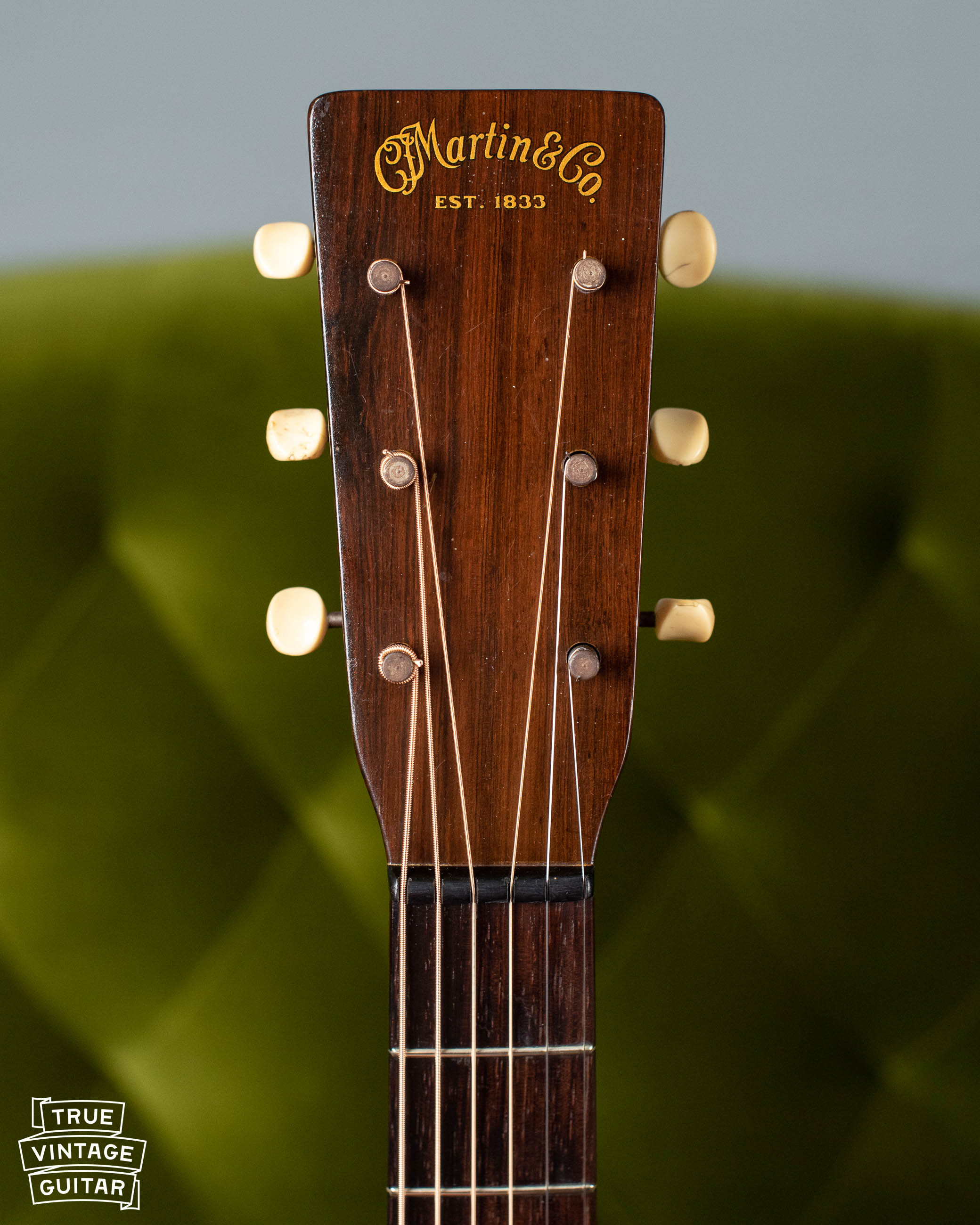 CF Martin & Co headstock, 1943 00-18