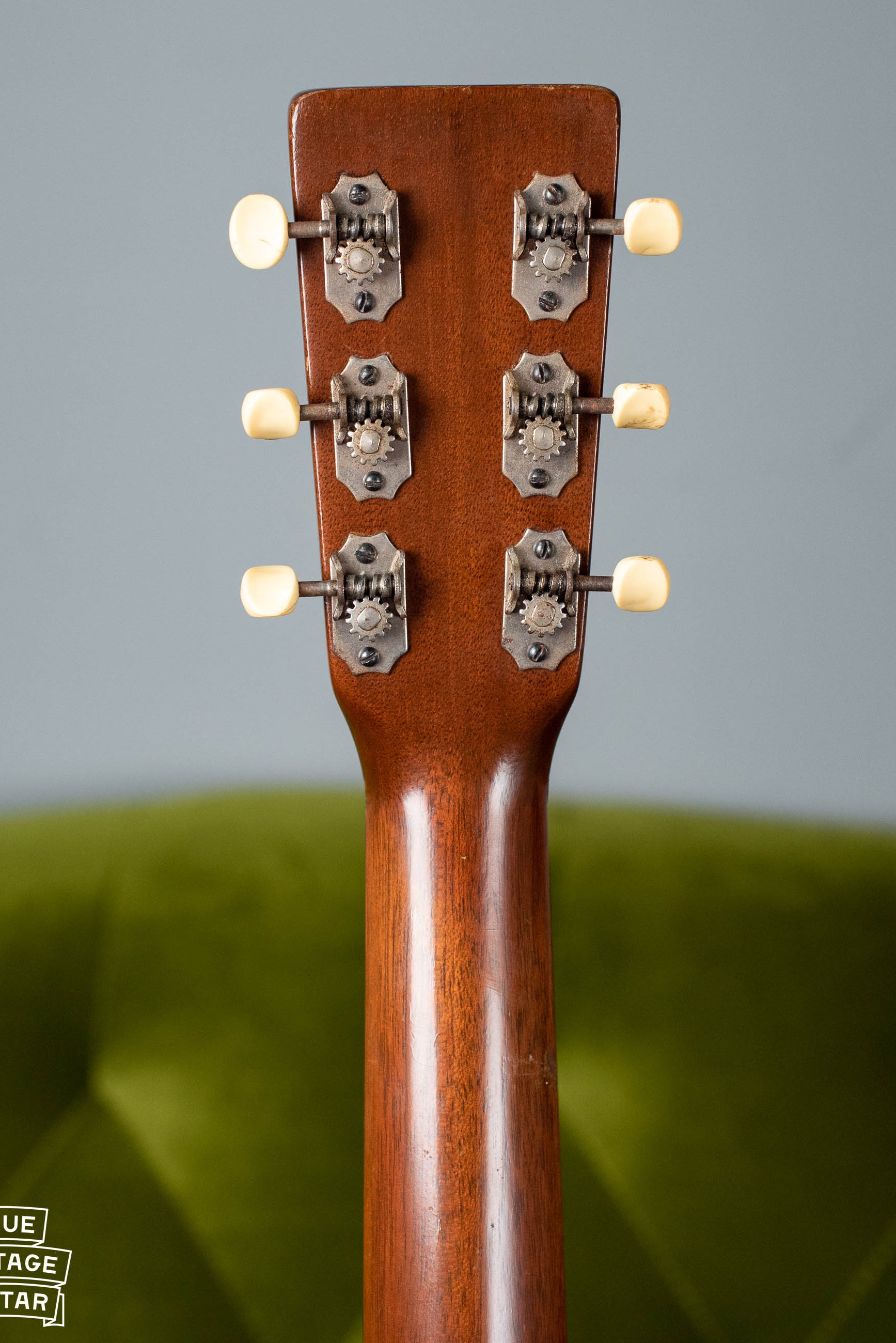 thin cog wartime tuners Martin 00-18 guitar