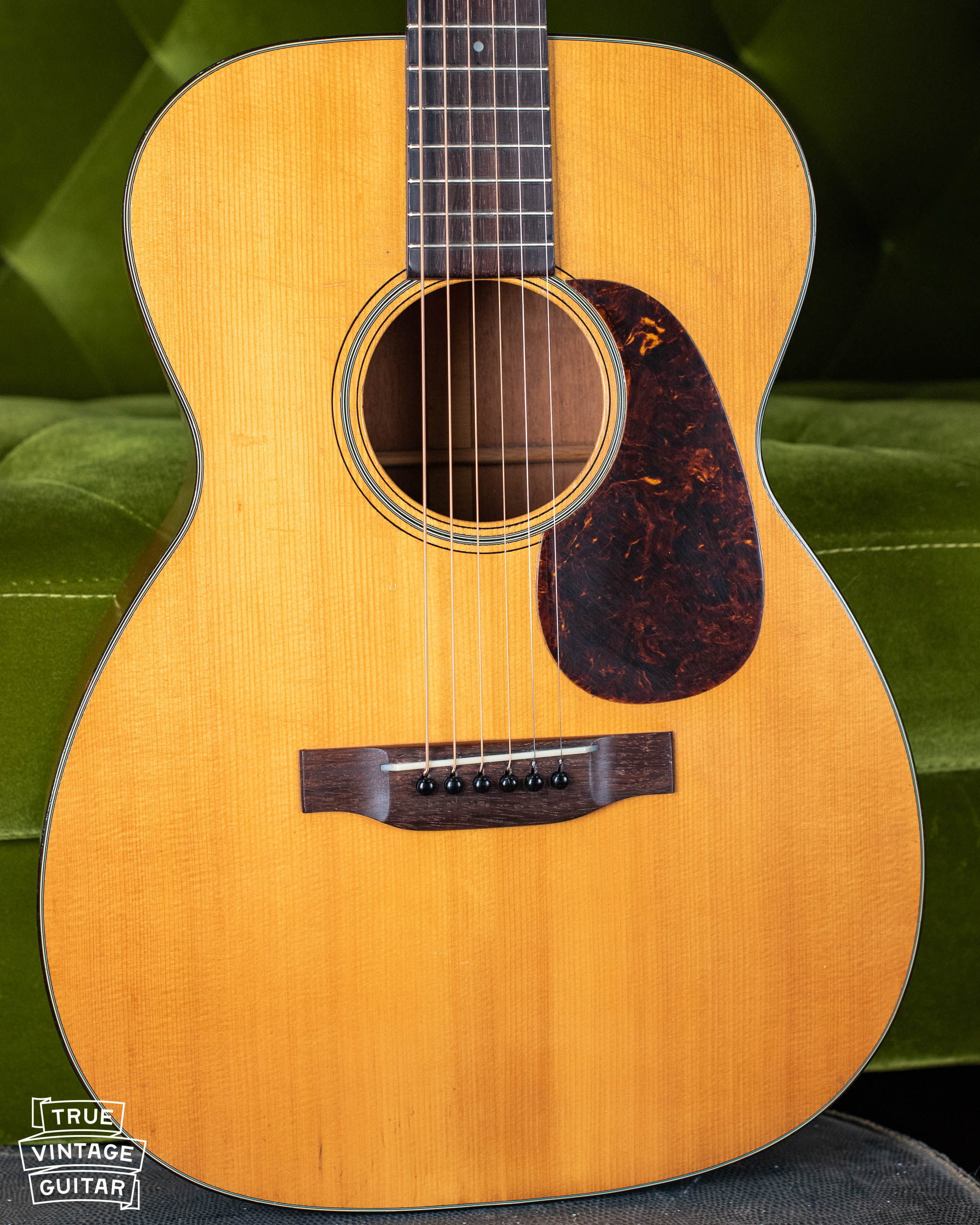 vintage Martin 00-18 1943 guitar