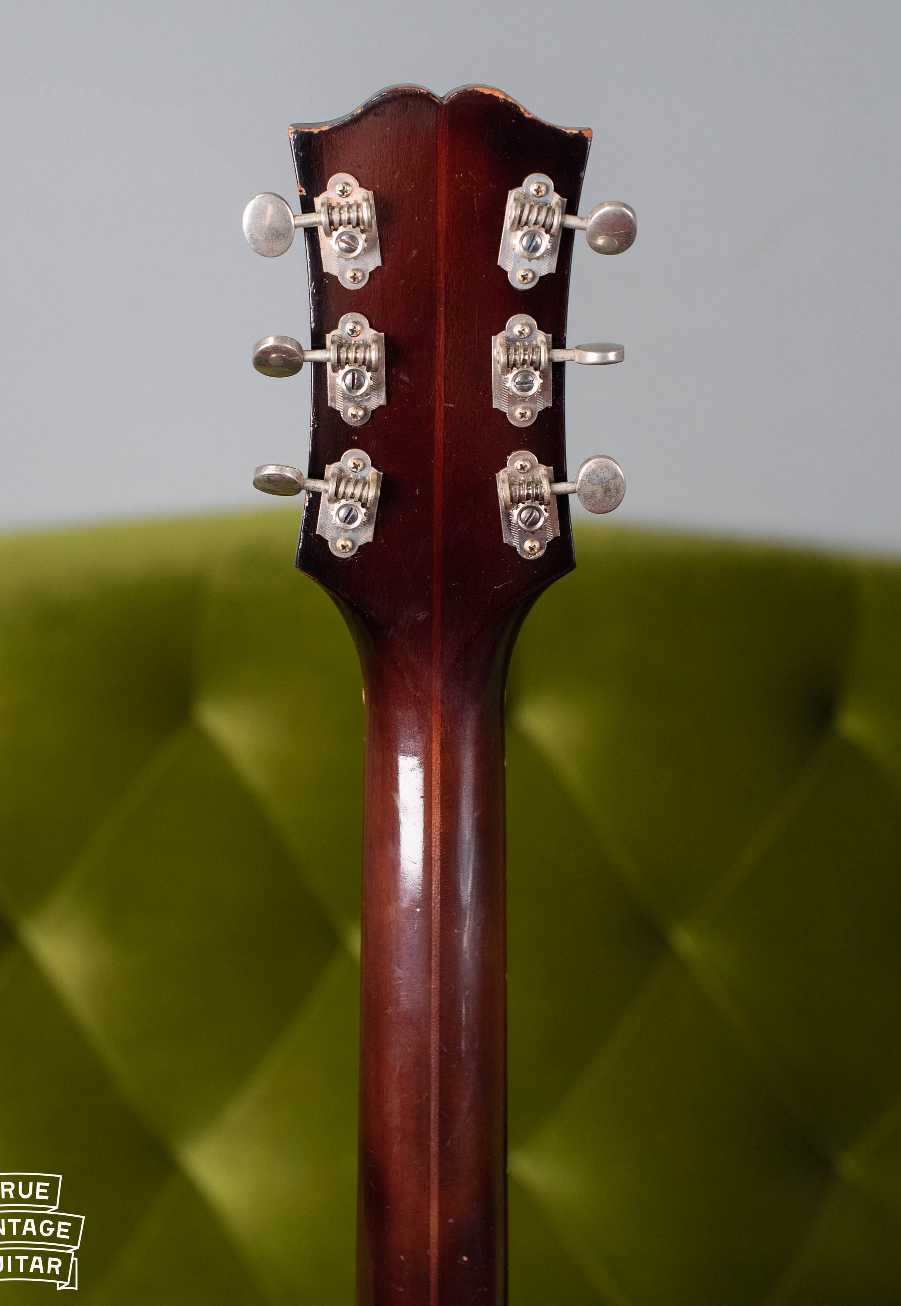 Guild neck 1954