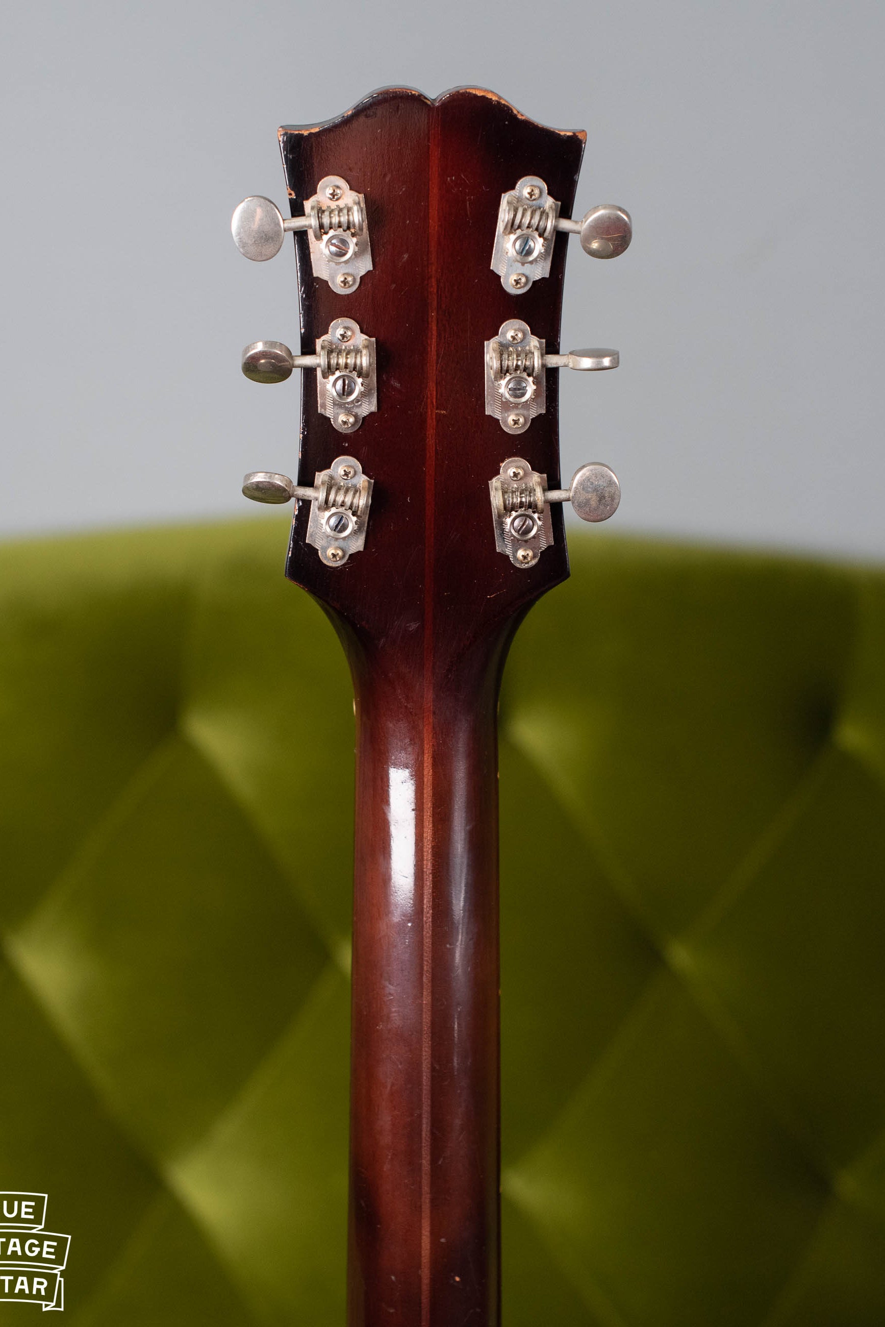 Guild neck 1954