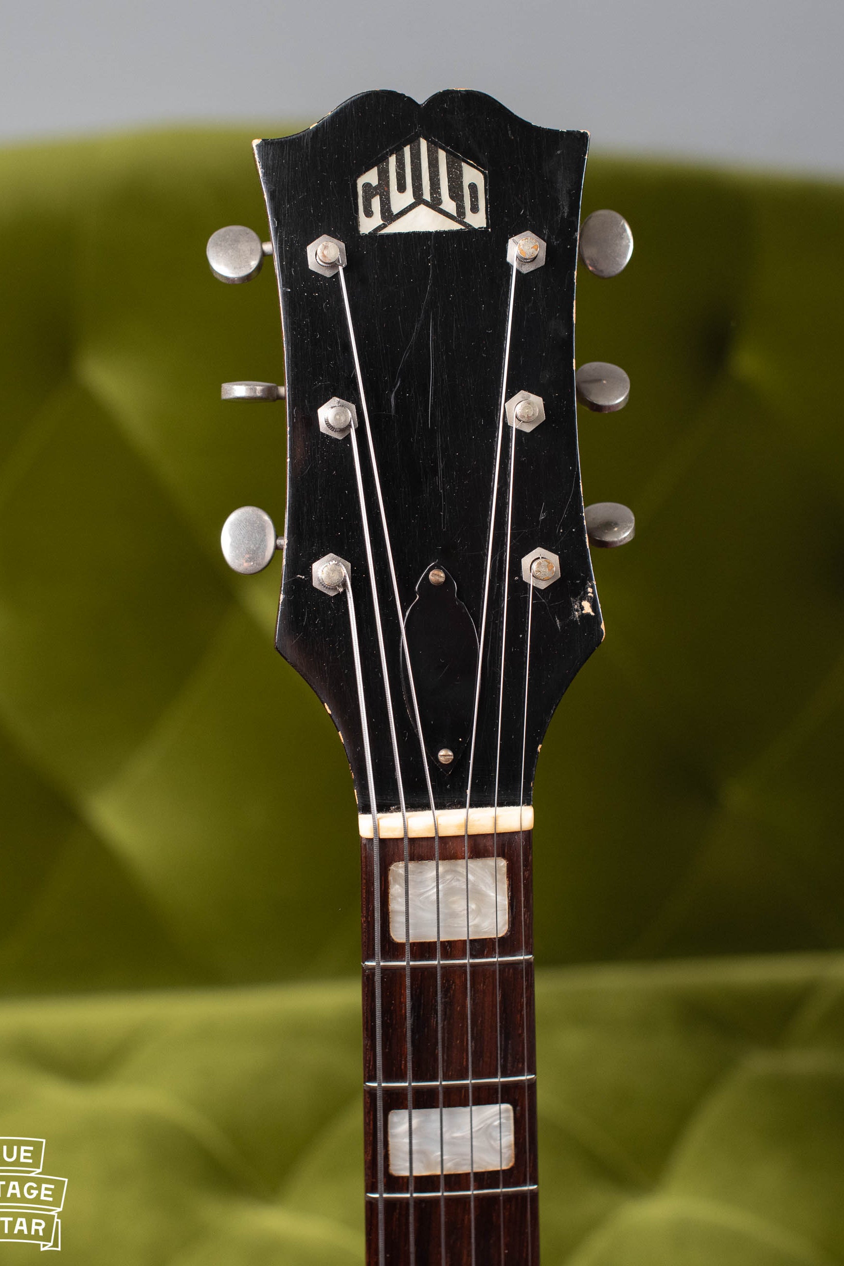 Guild headstock logo 1954