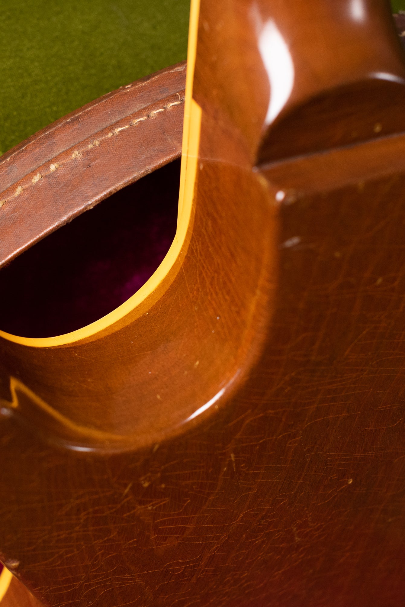 Maple cap in cutaway, short cutaway binding, Vintage 1954 Gibson Les Paul goldtop