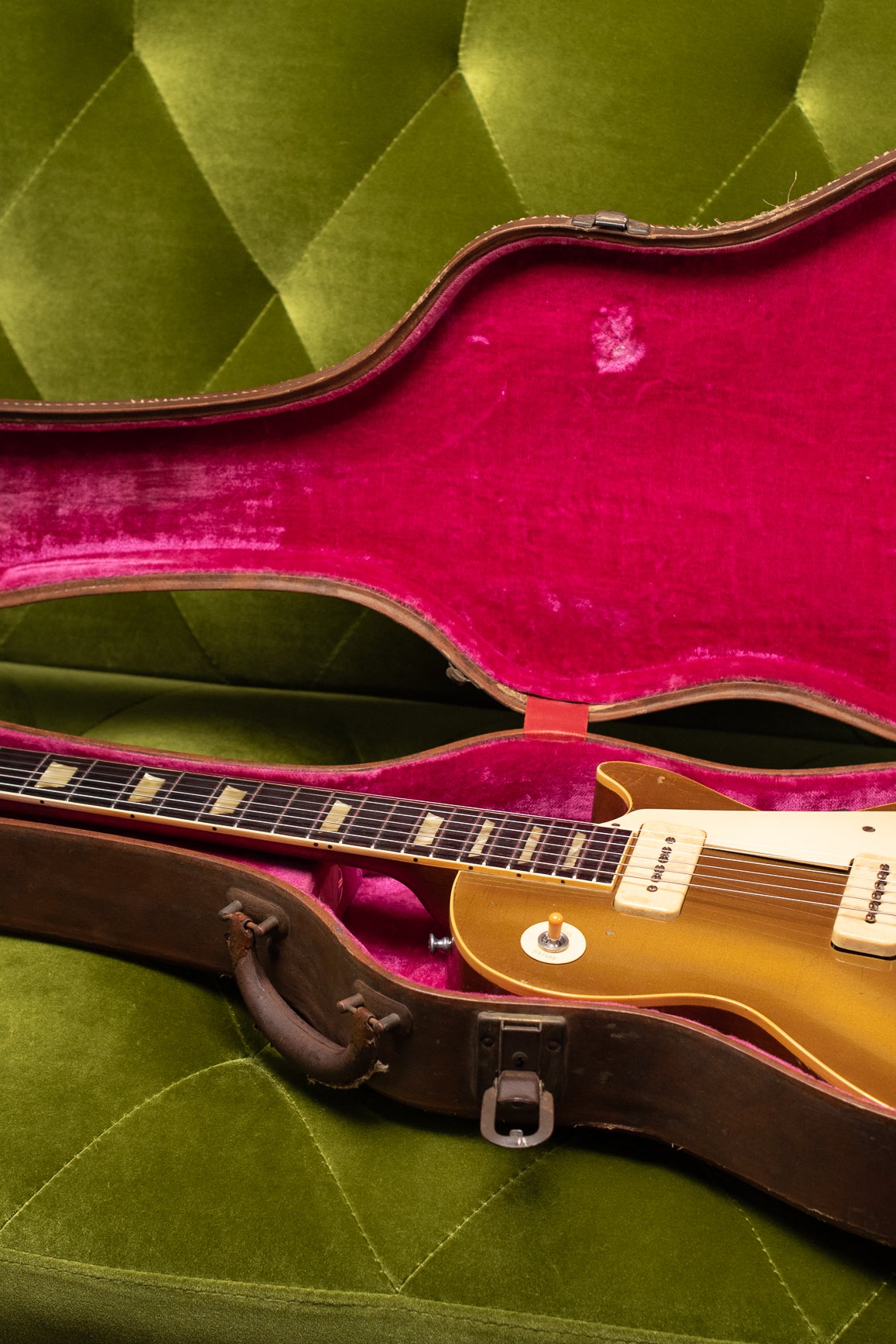 Vintage 1954 Gibson Les Paul goldtop in original Lifton brown and pink case