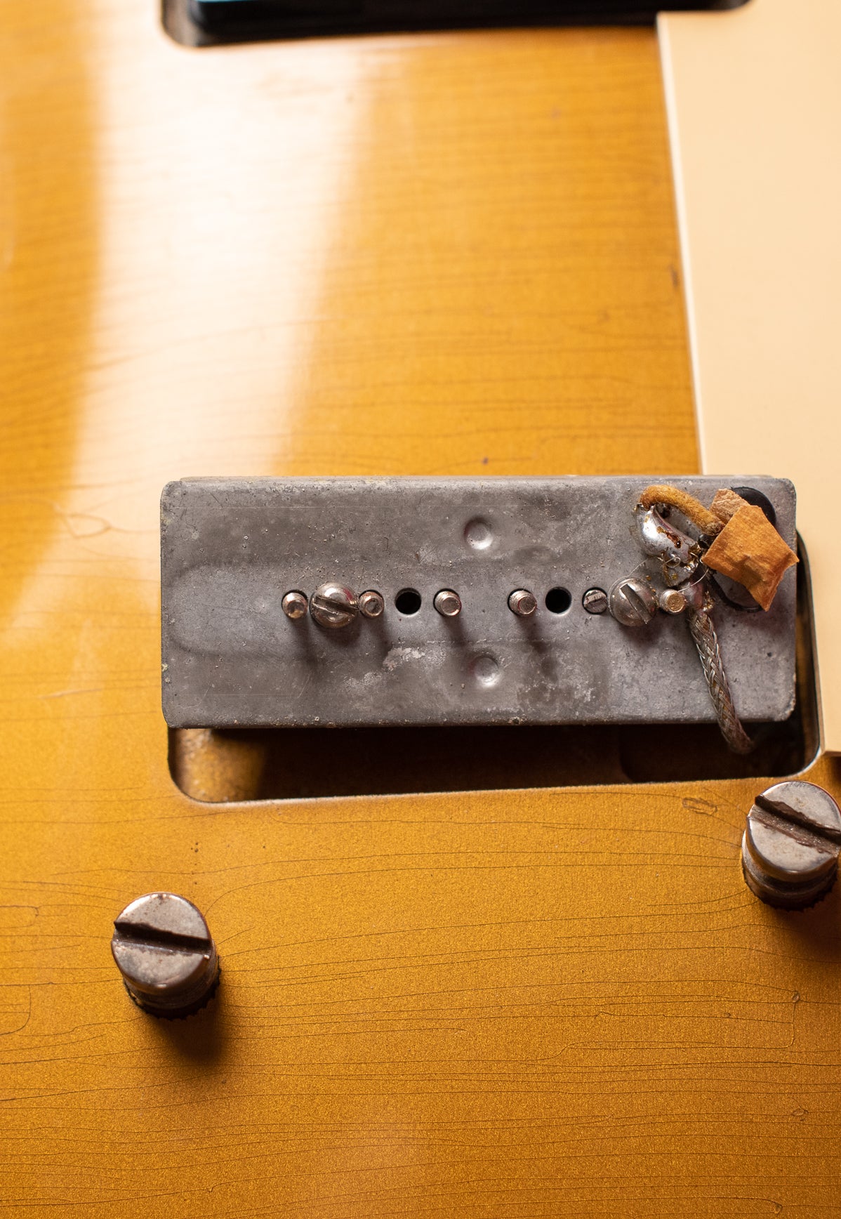 P-90 bridge pickup base plate, Vintage 1954 Gibson Les Paul goldtop