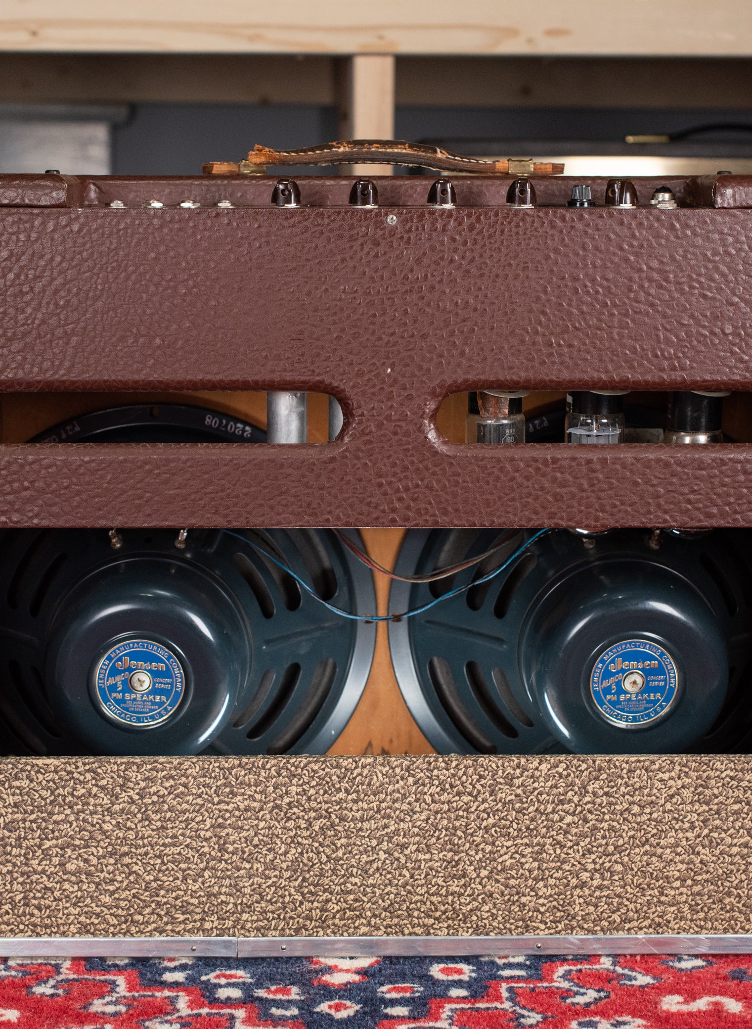 Vintage Gibson guitar amp two 12" speakers