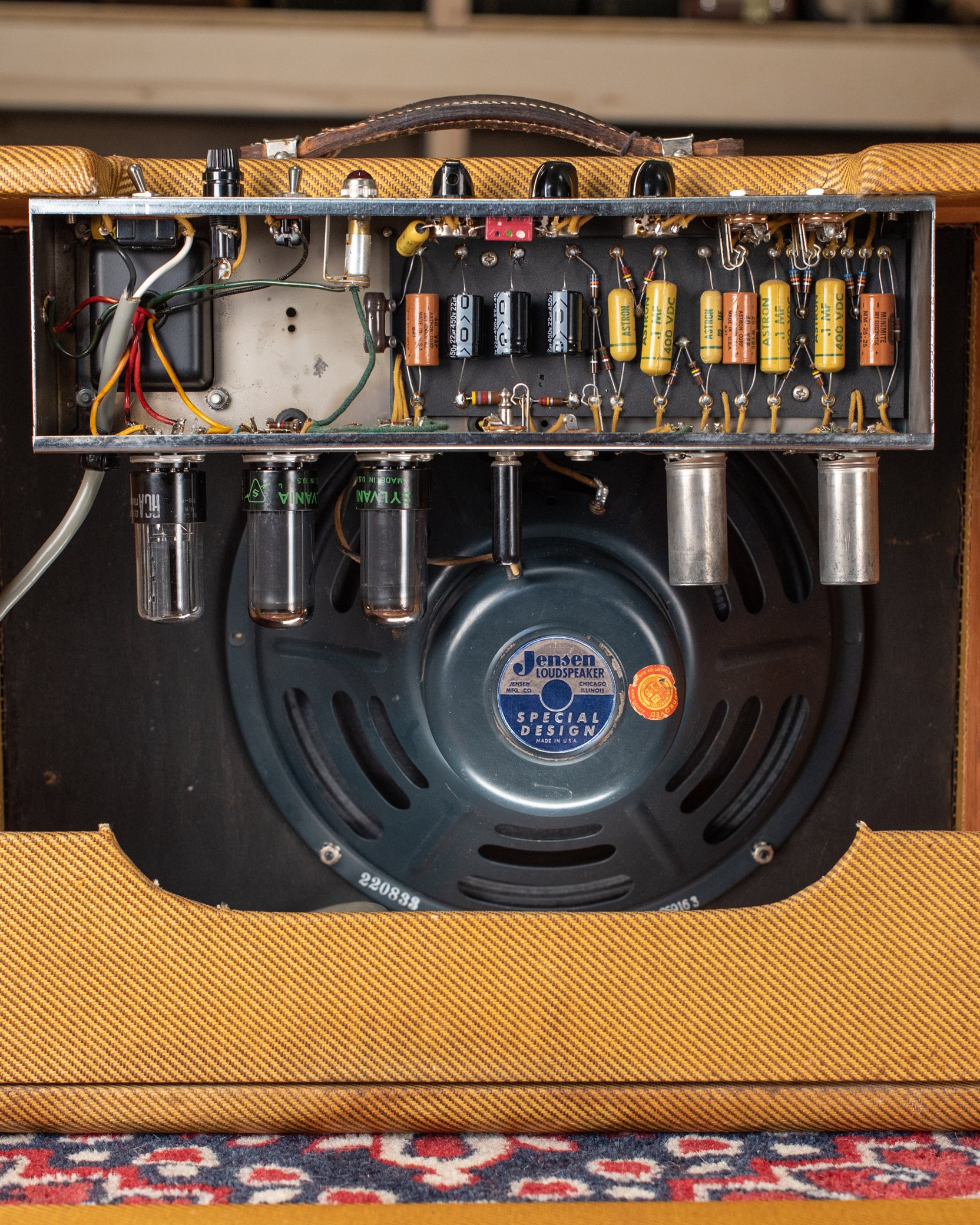 1958 Fender Deluxe amp chassis circuit
