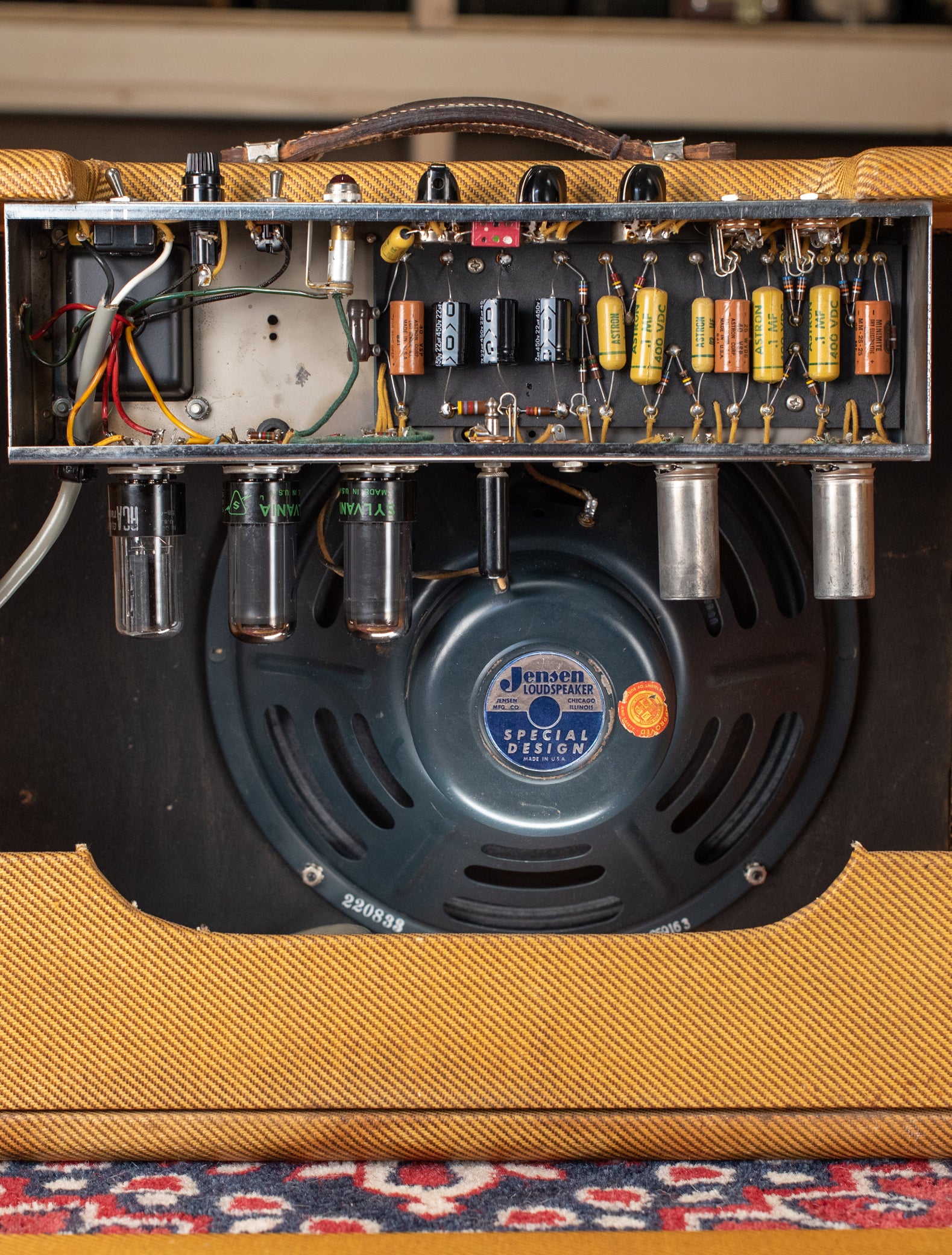 1958 Fender Deluxe amp chassis circuit