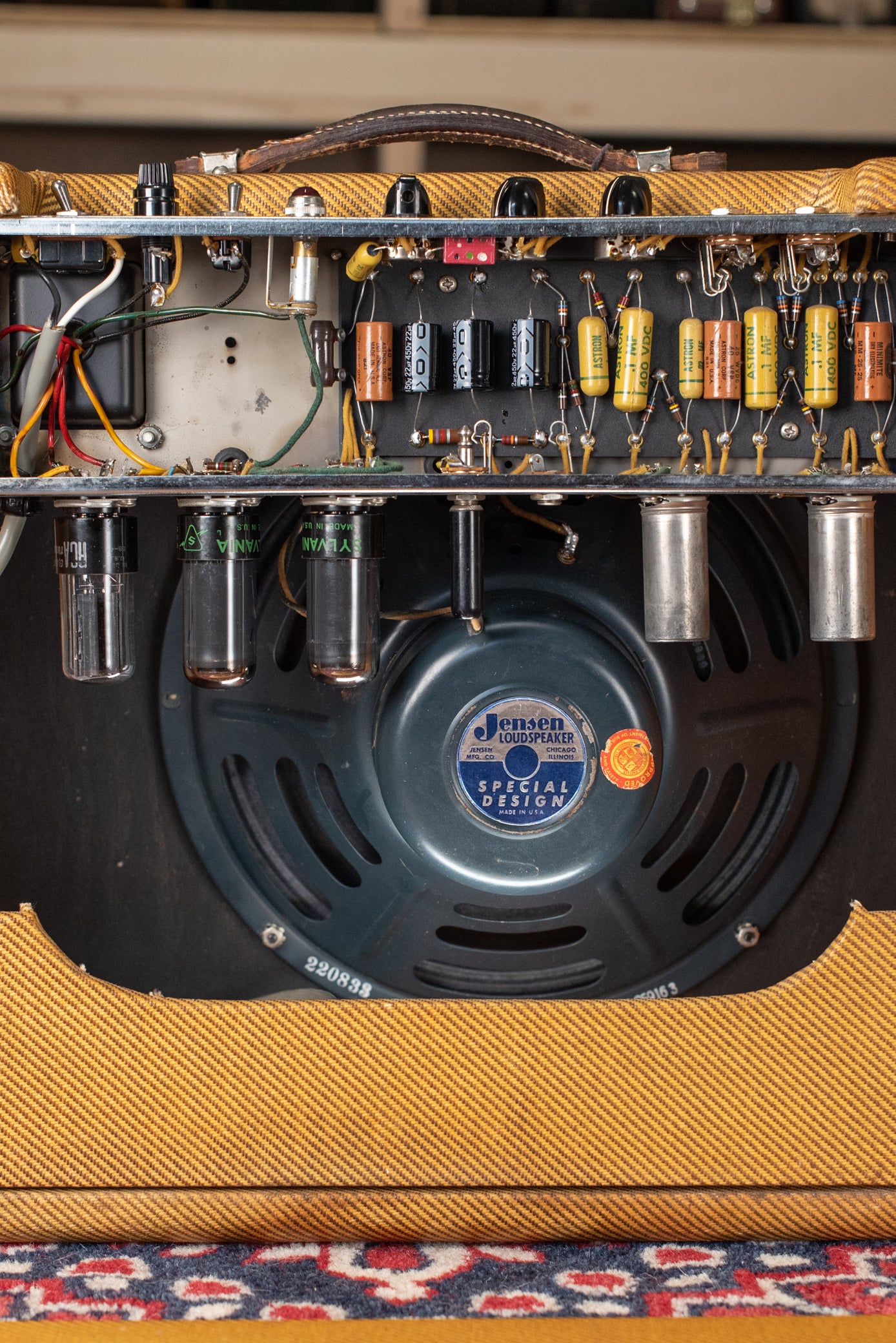 1958 Fender Deluxe amp chassis circuit