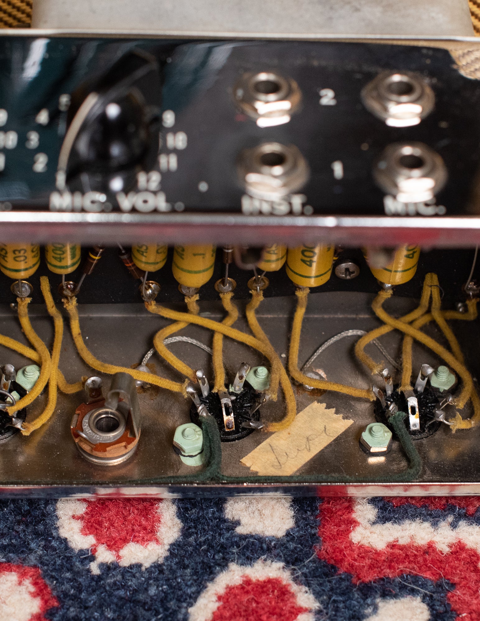 Lupe Fender Amp tape signature