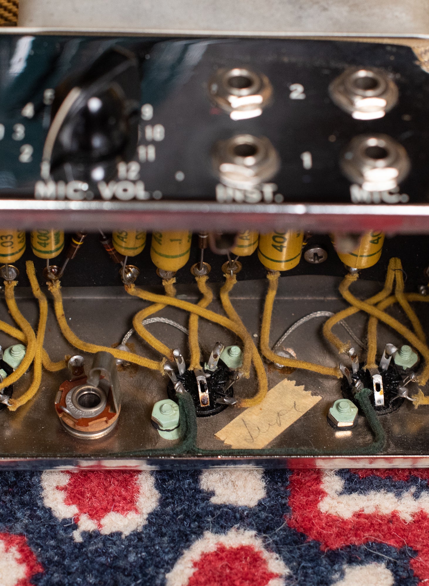 Lupe Fender Amp tape signature