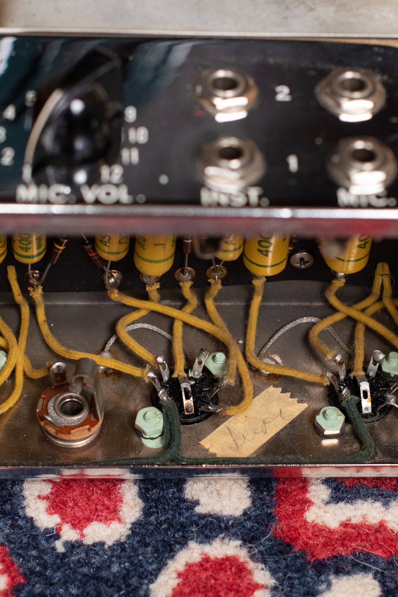 Lupe Fender Amp tape signature