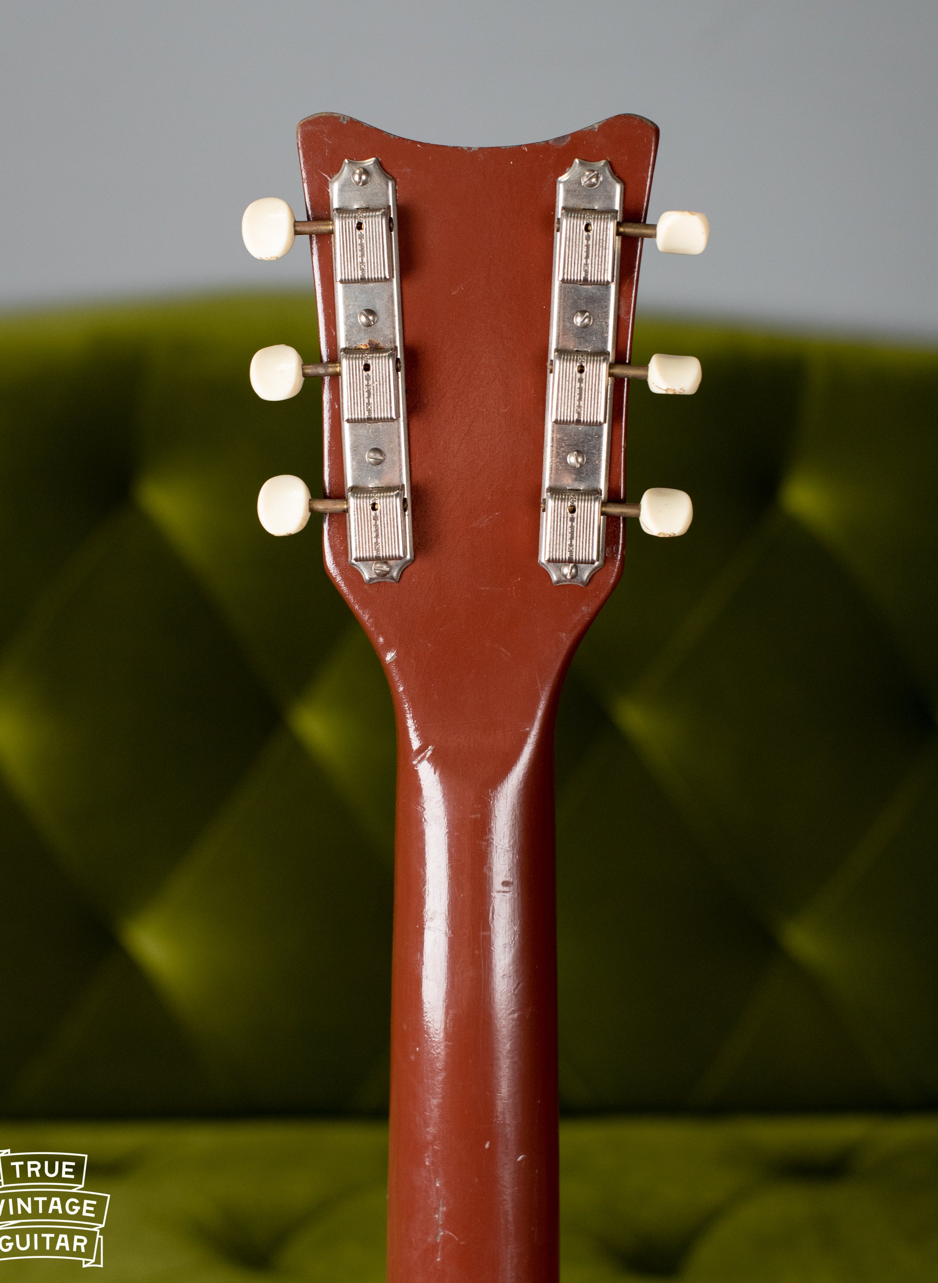 Single line Kluson tuners, slot screws