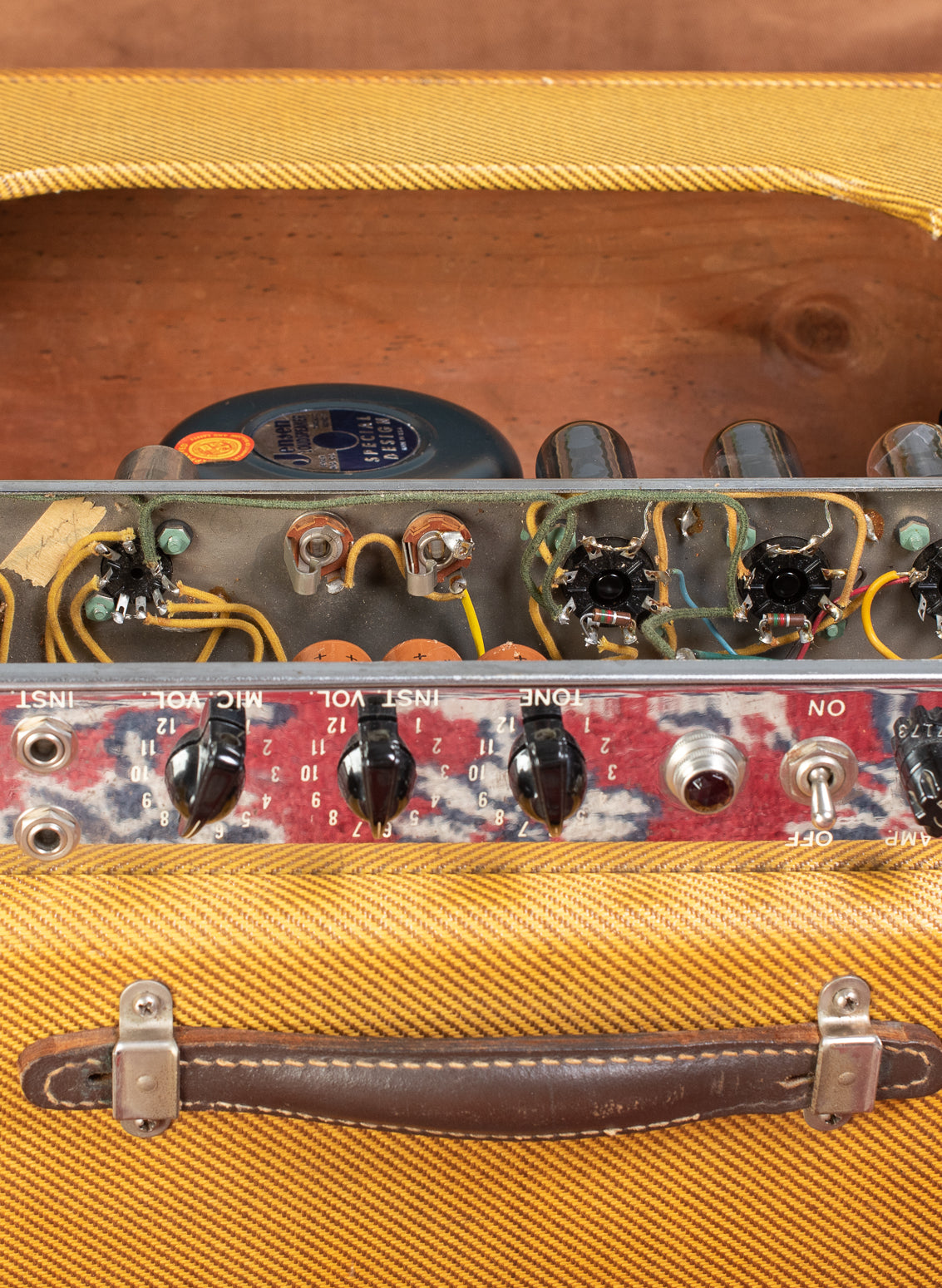 Lupe masking tape chassis signature