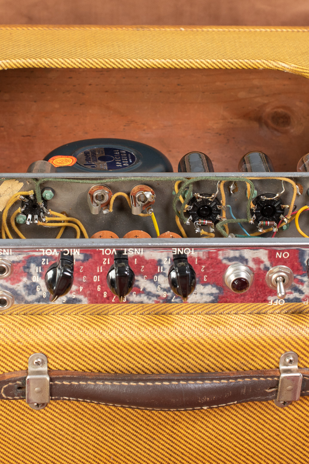 Lupe masking tape chassis signature