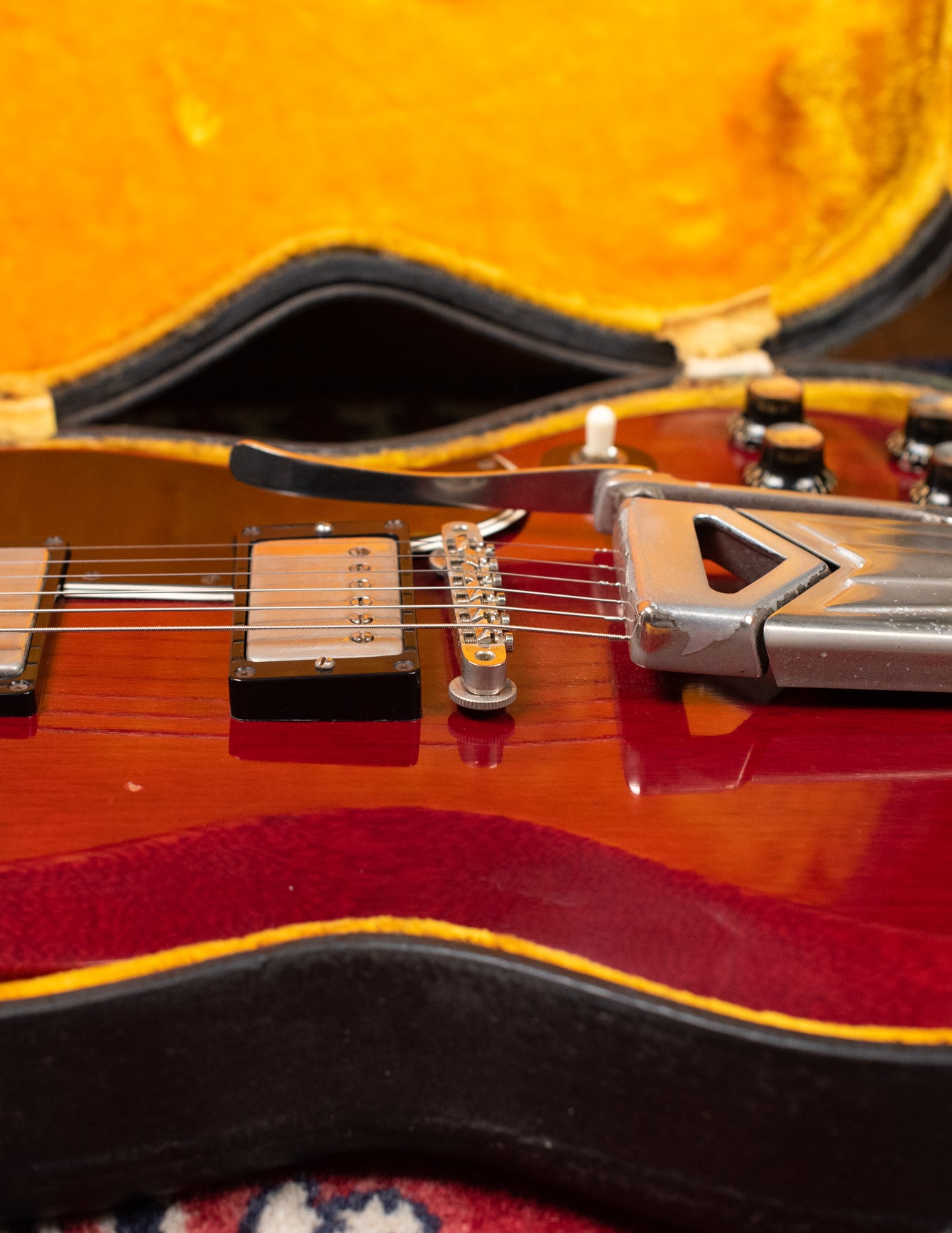 Gibson side pull vibrato
