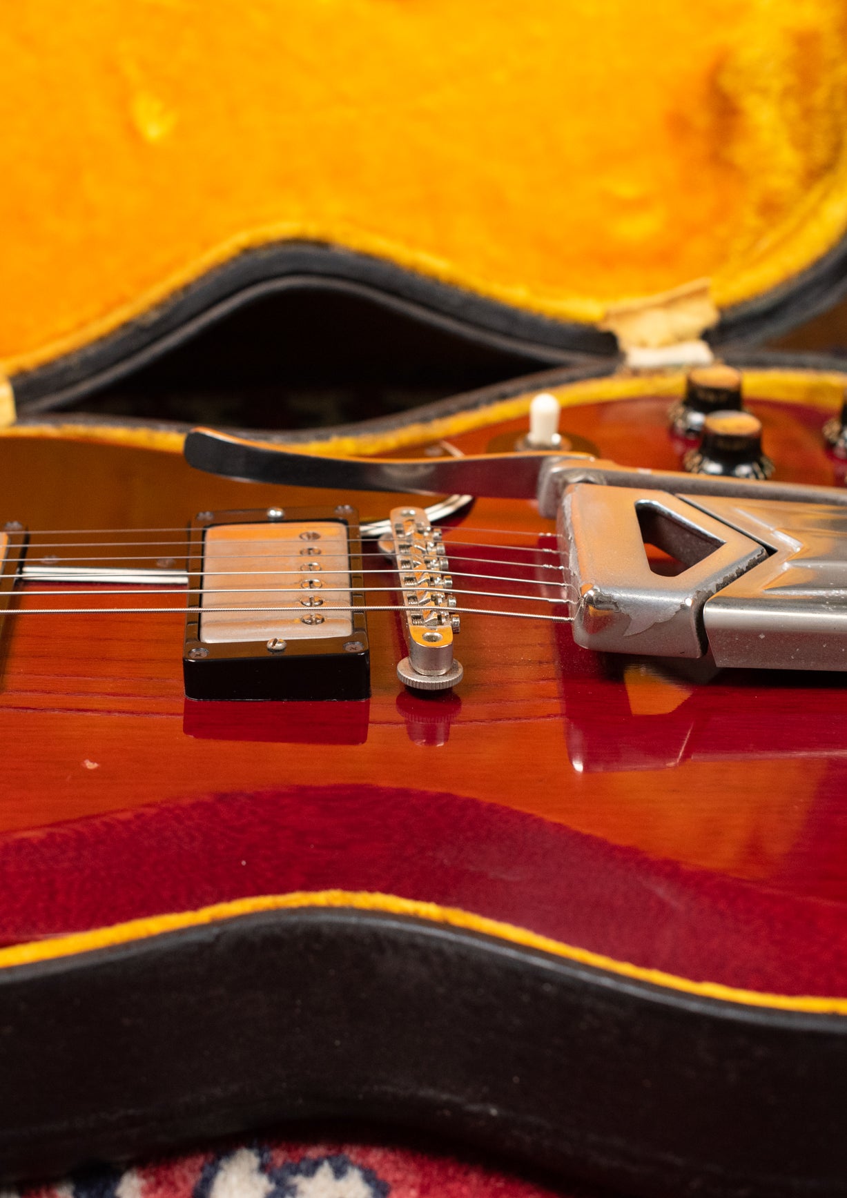 Gibson side pull vibrato