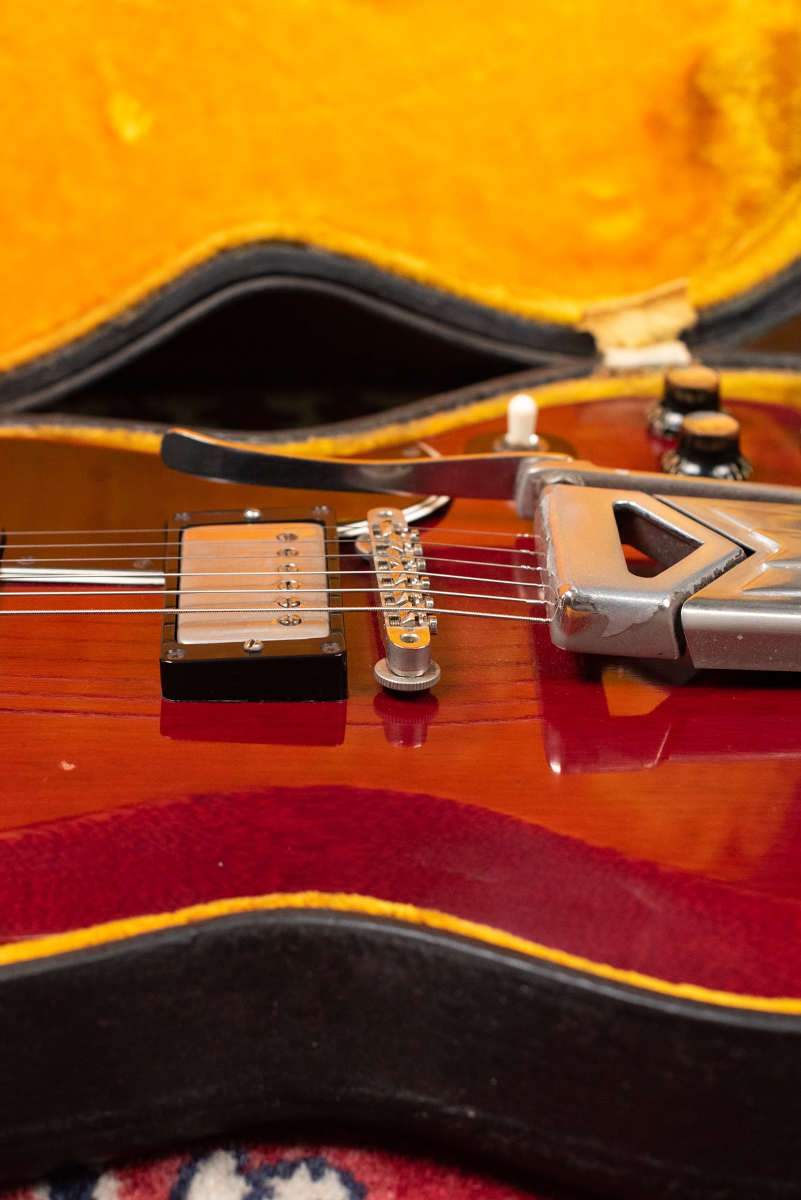 Gibson side pull vibrato