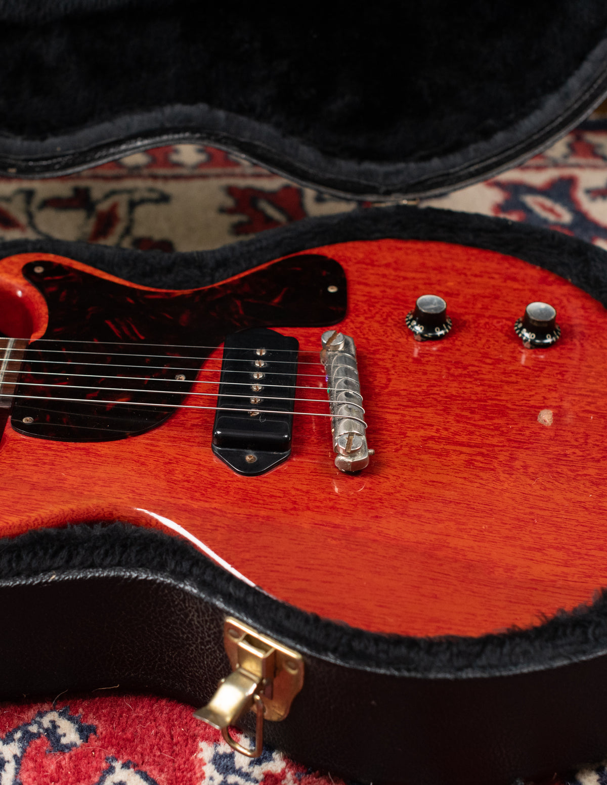Gibson guitar buyer