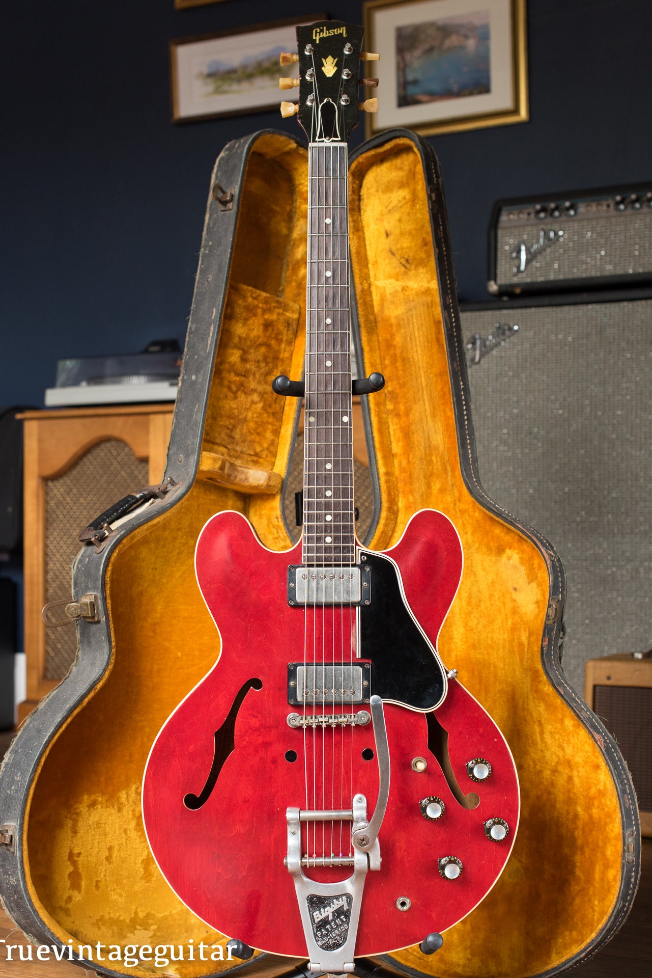 Vintage 1961 Gibson ES-335 guitar