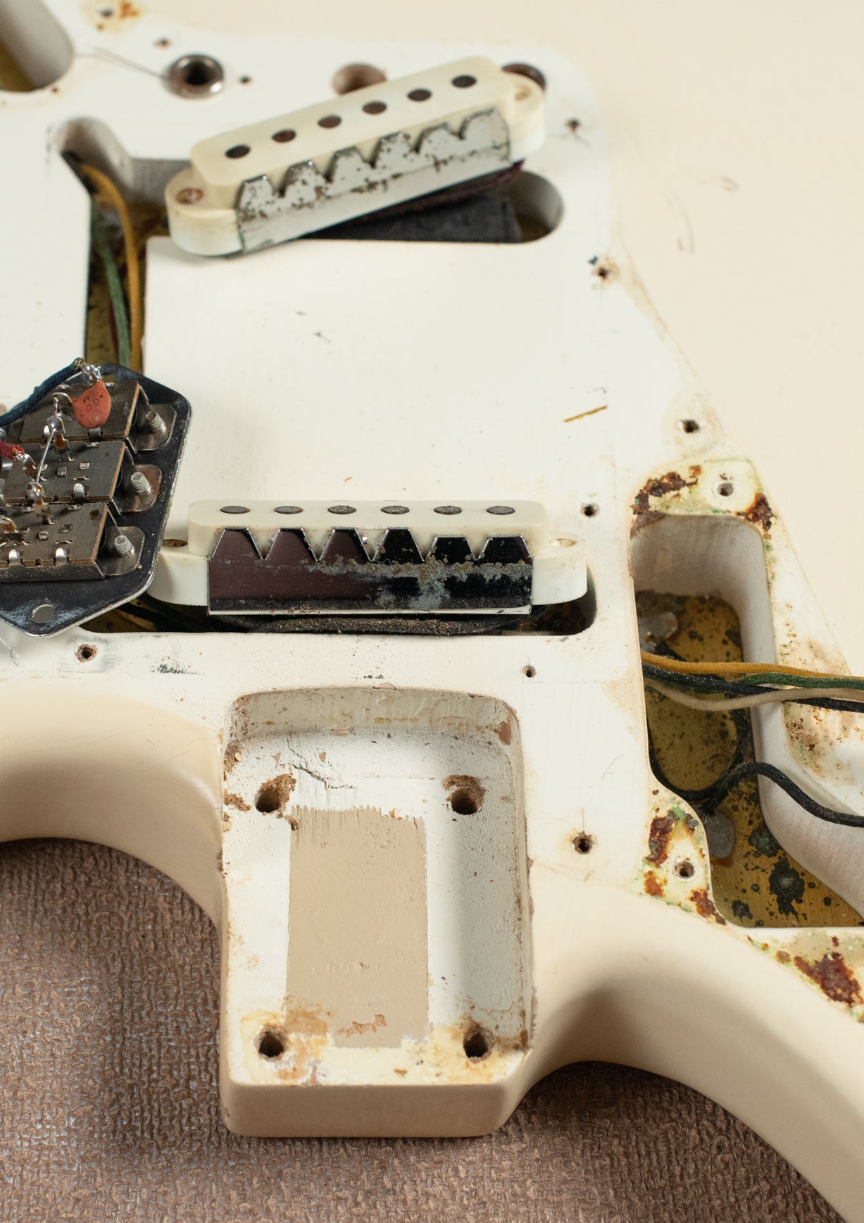 neck pocket, masking tape mark