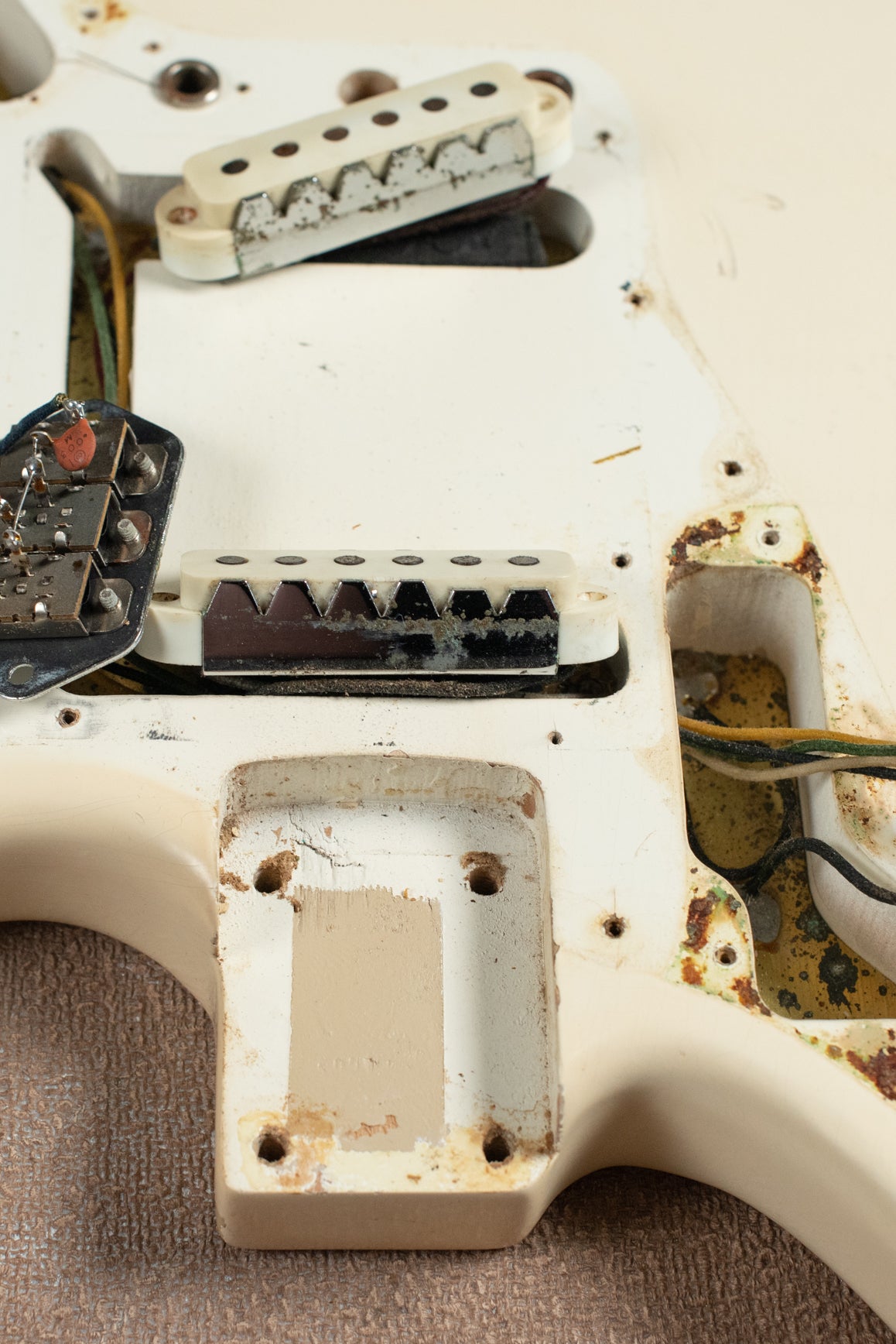 neck pocket, masking tape mark