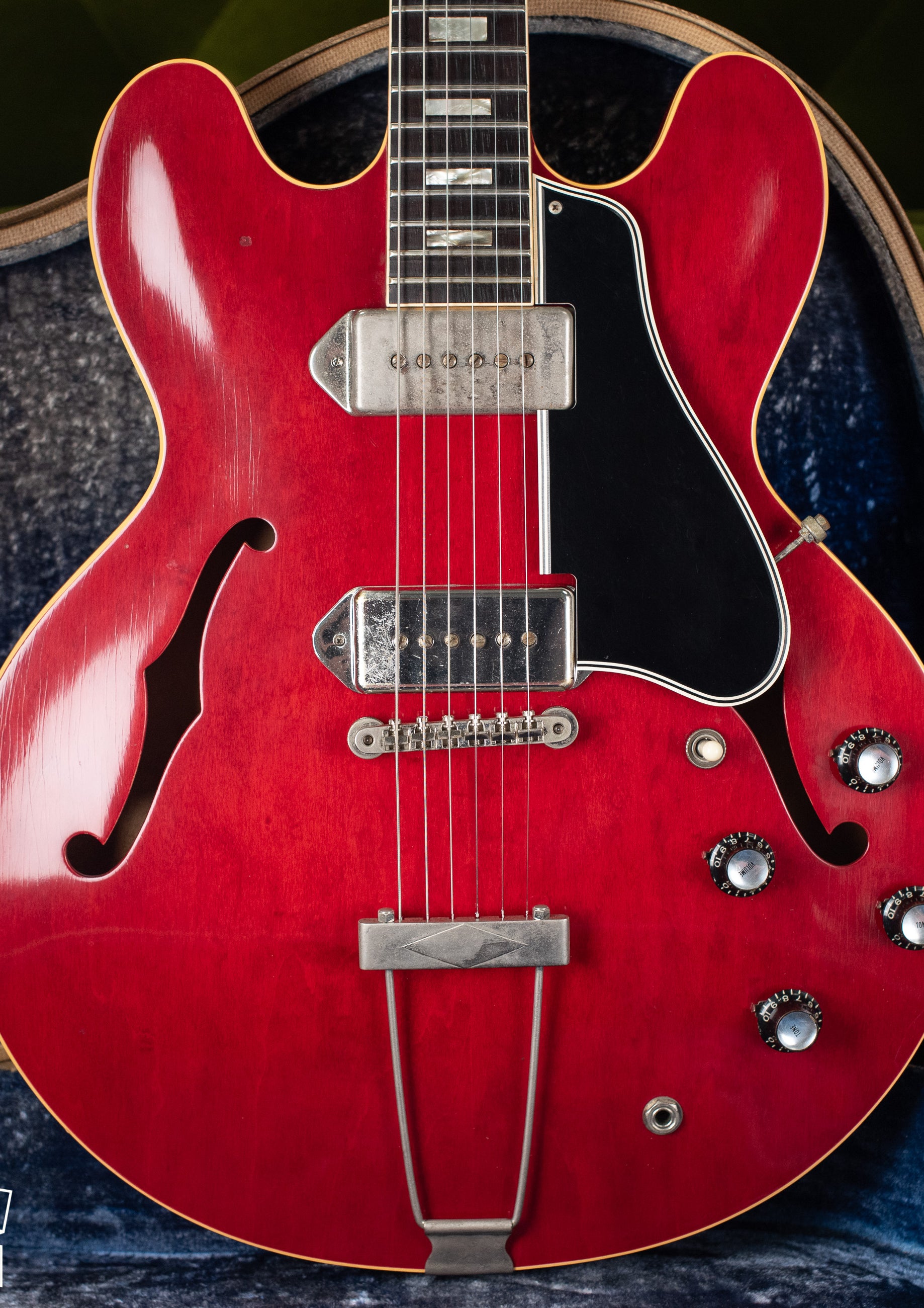 Vintage 1962 Gibson ES-330 TDC Cherry Red electric guitar
