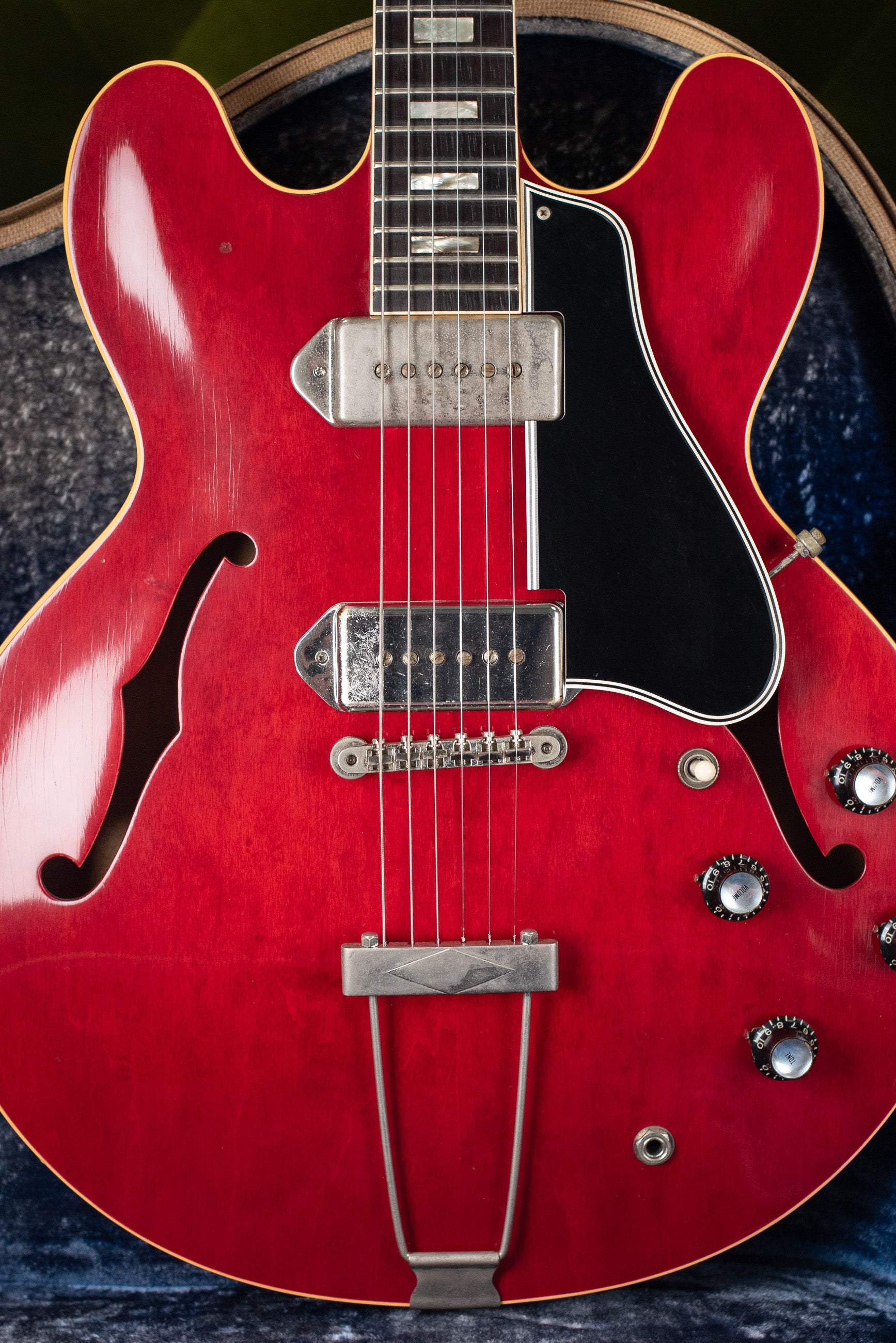 Vintage 1962 Gibson ES-330 TDC Cherry Red electric guitar