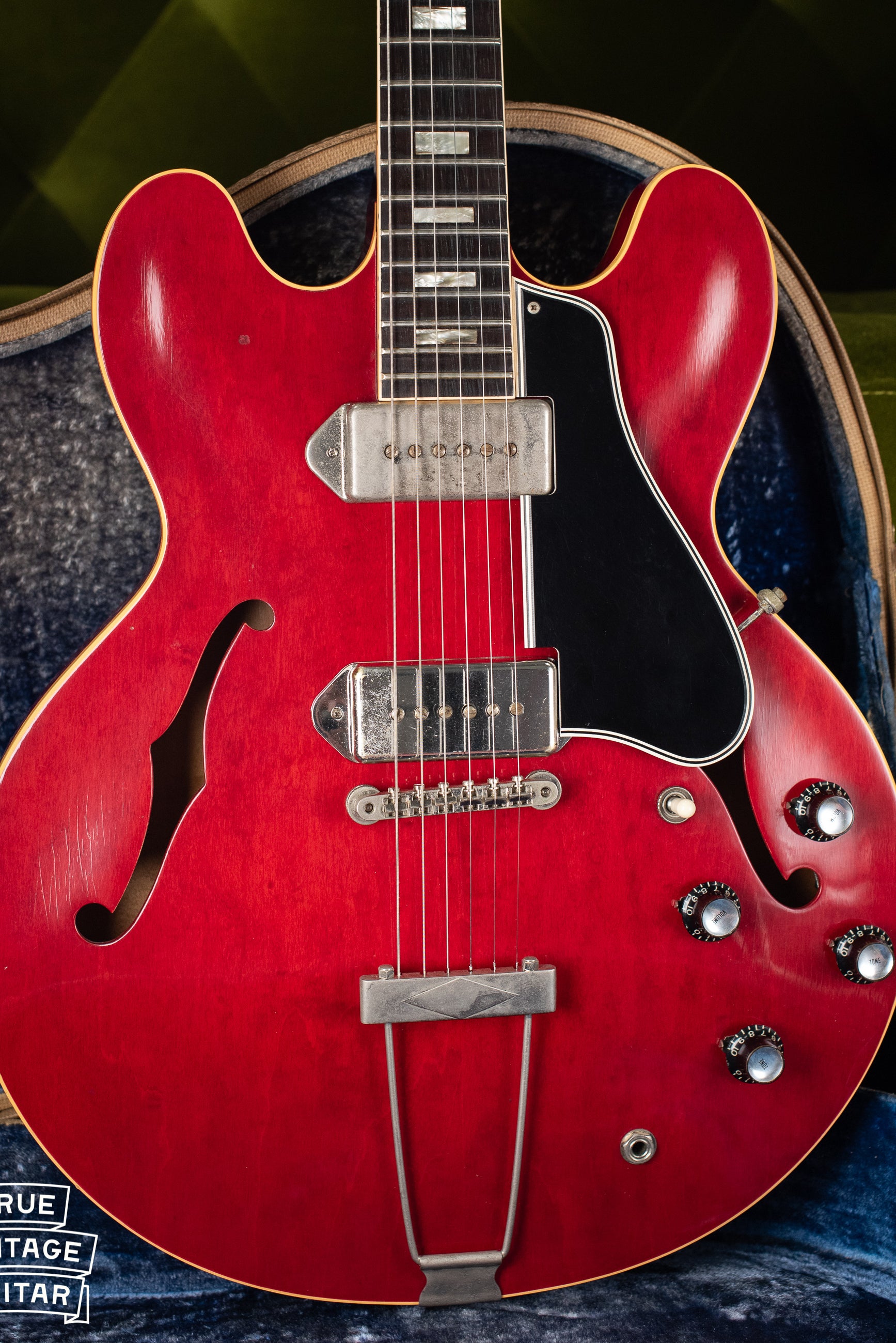 Vintage 1962 Gibson ES-330 TDC Cherry Red electric guitar
