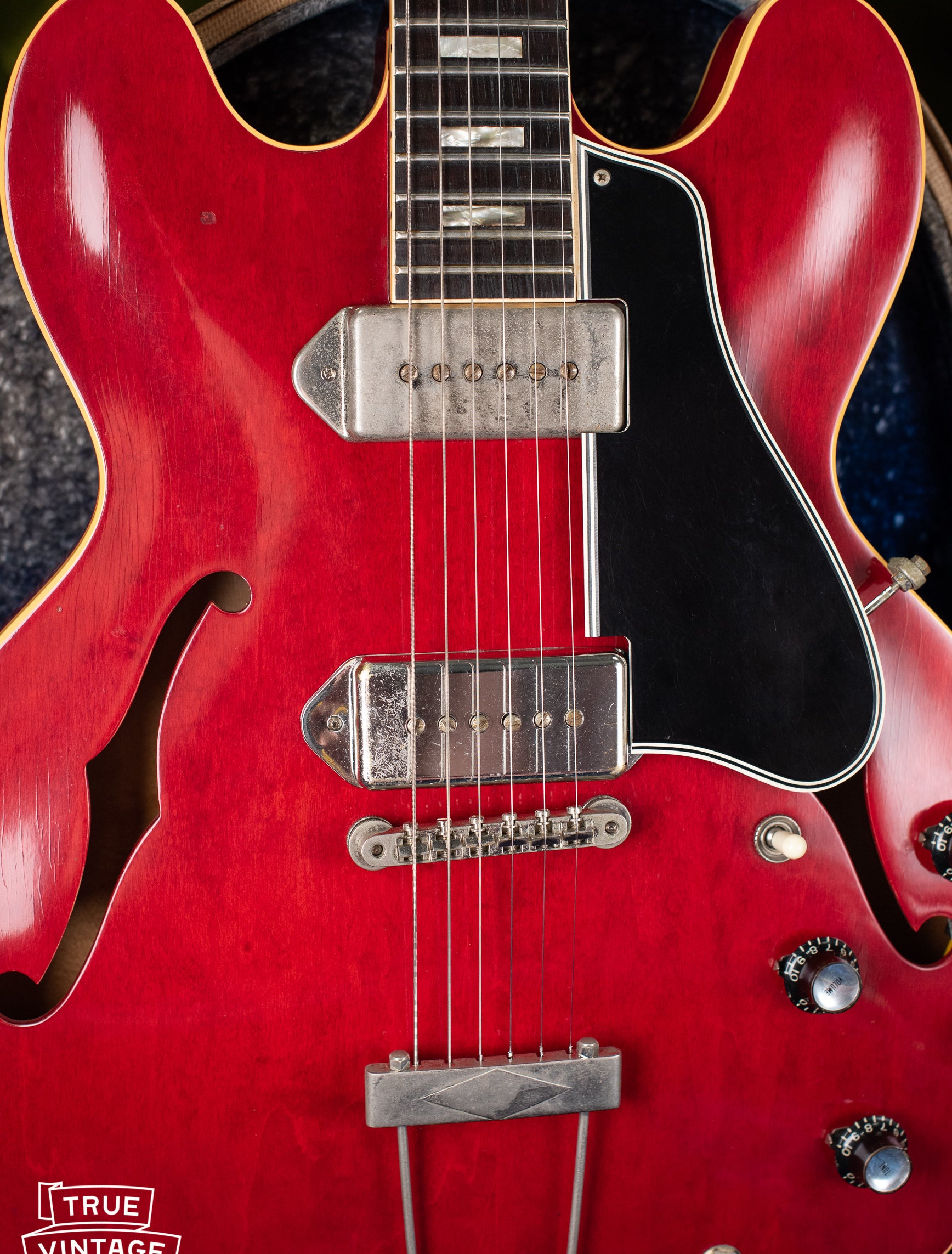 P-90 pickups, 1962 Gibson ES-330 guitar