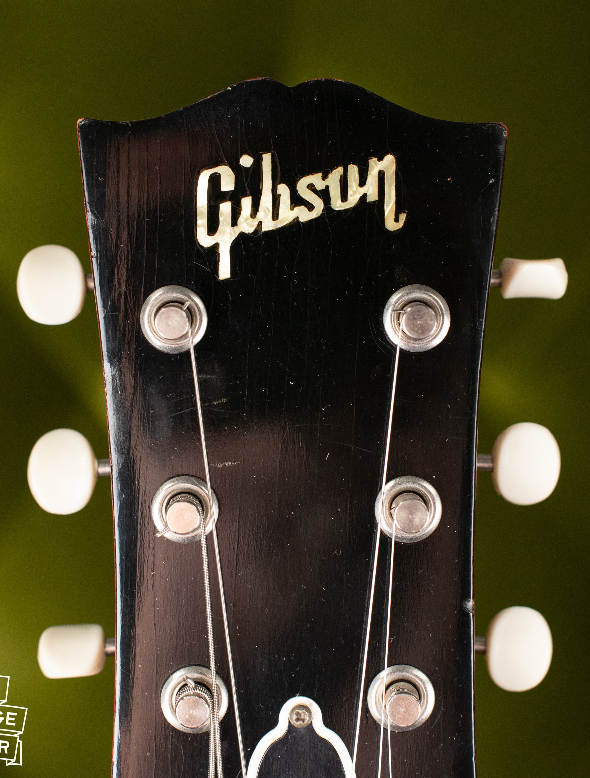 Pearl inlay Gibson logo ES-330 1962