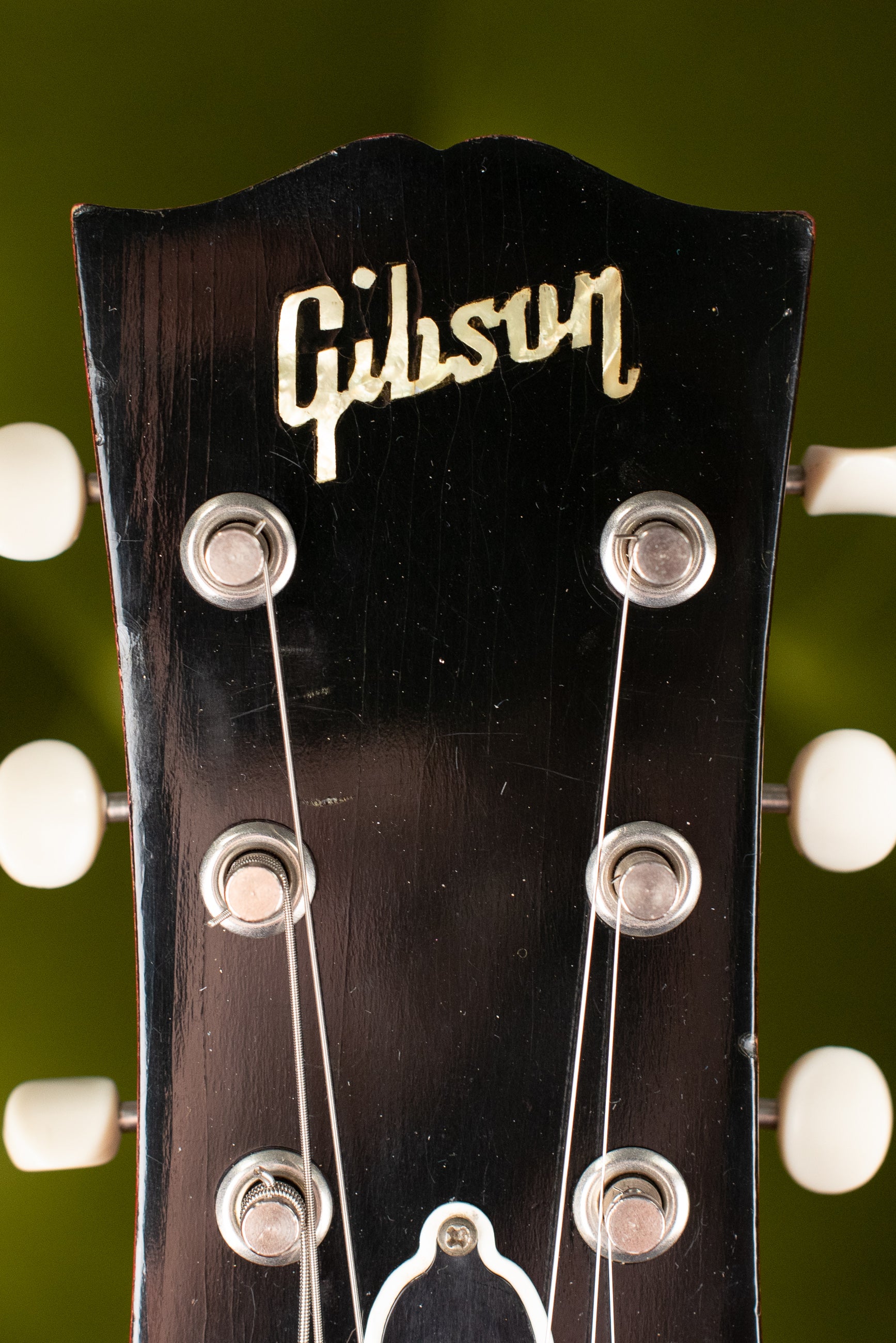 Pearl inlay Gibson logo ES-330 1962