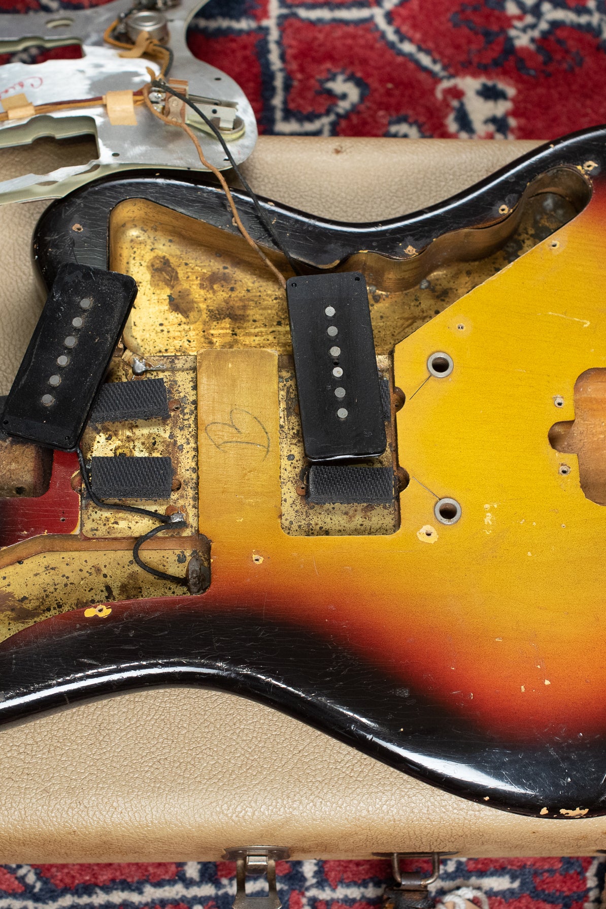 Fender Jazzmaster under pickguard, pickups