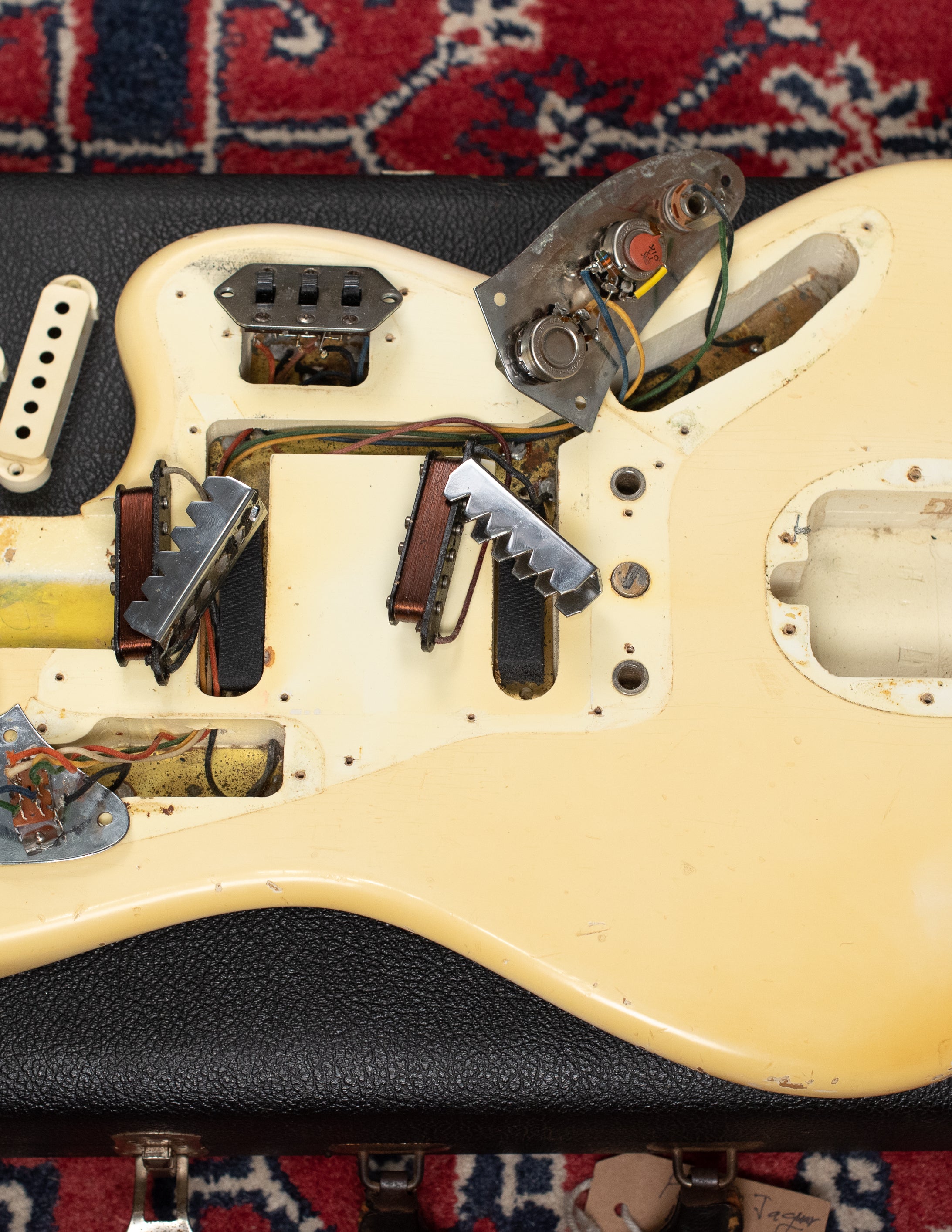 Under pickguard custom color Olympic White