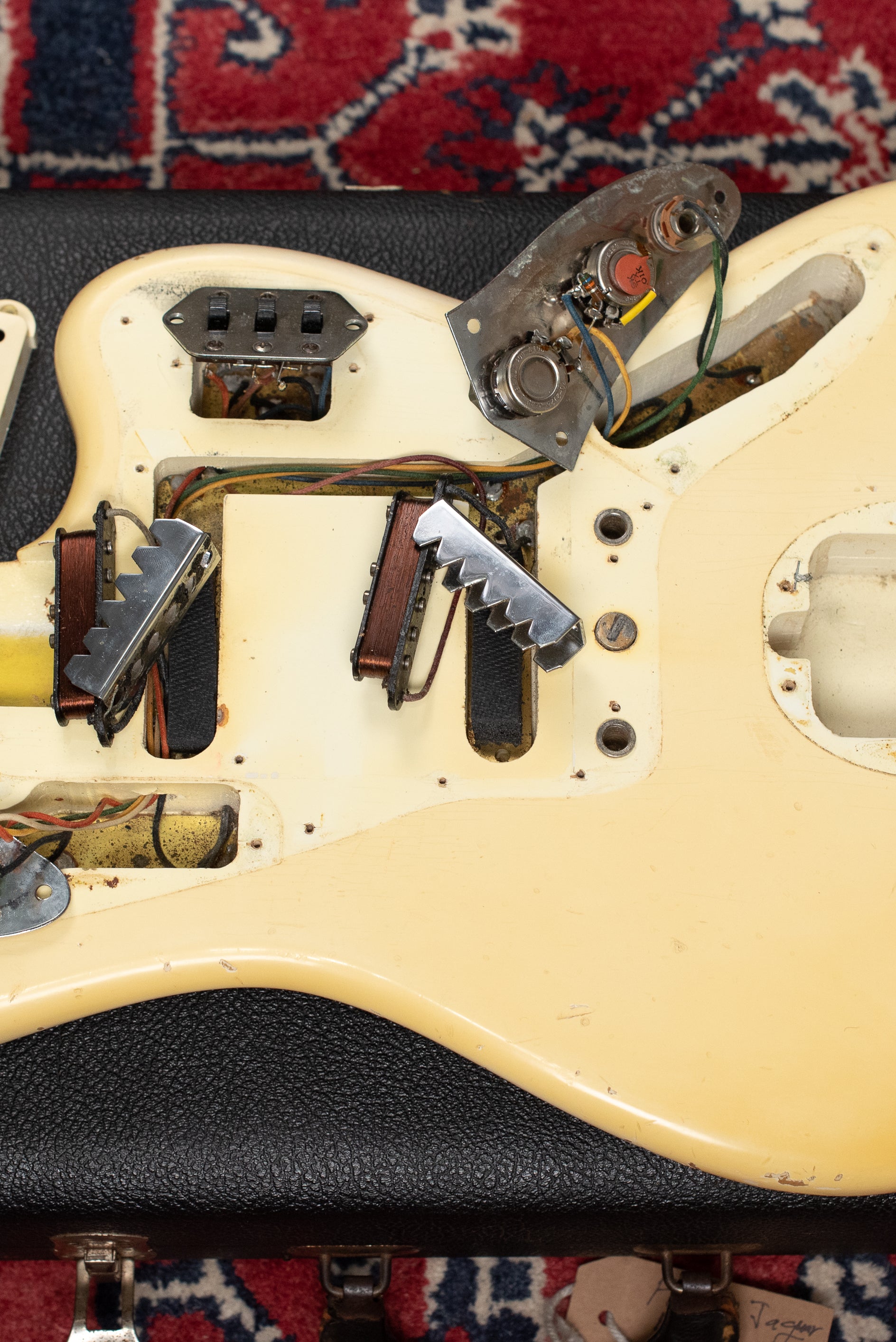 Under pickguard custom color Olympic White