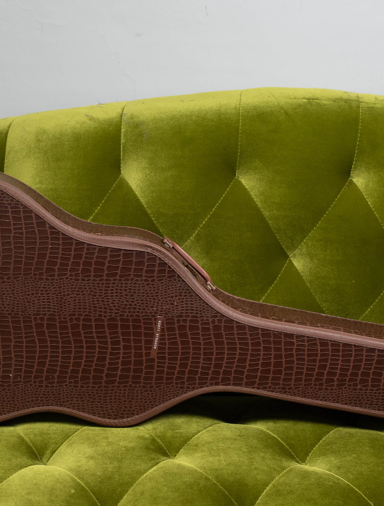 alligator chipboard brown guitar case Gibson 1960s