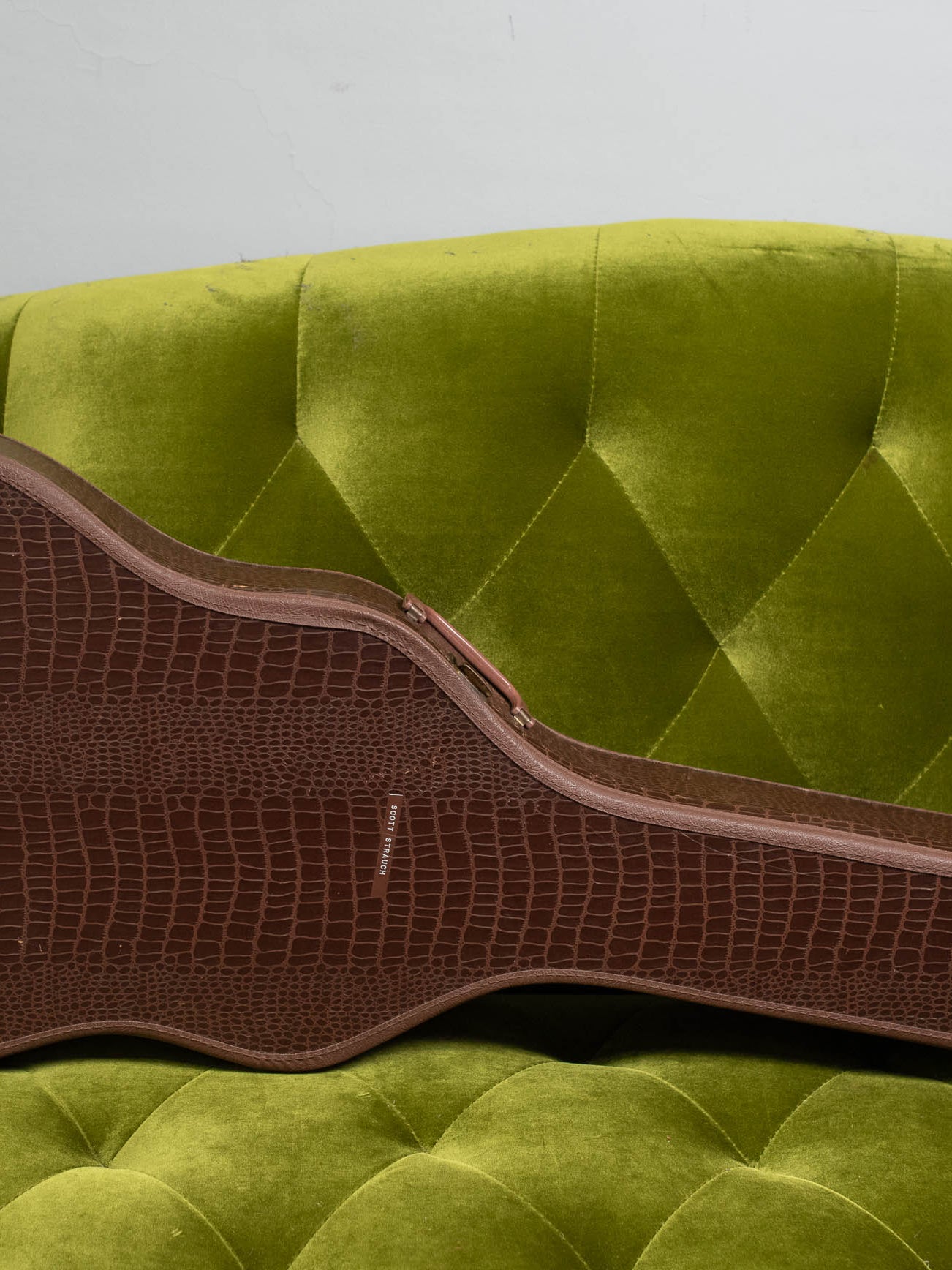 alligator chipboard brown guitar case Gibson 1960s