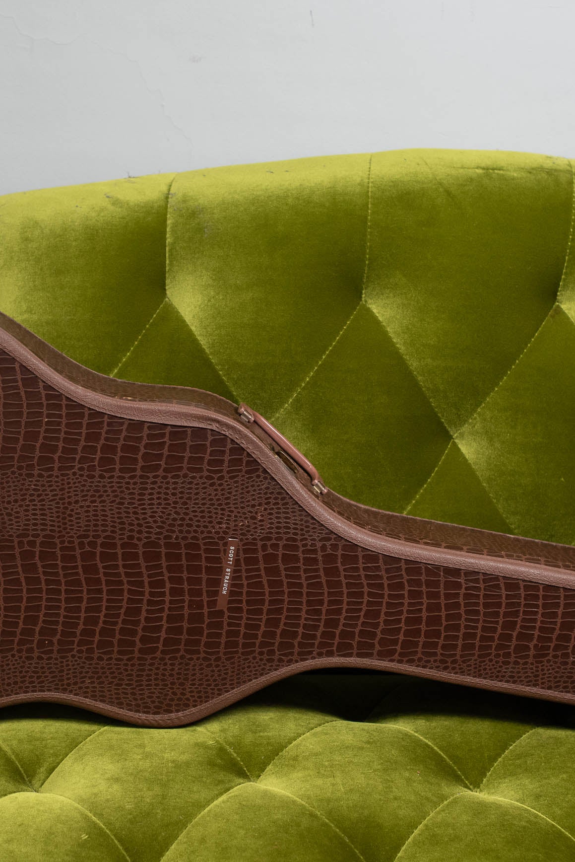 alligator chipboard brown guitar case Gibson 1960s