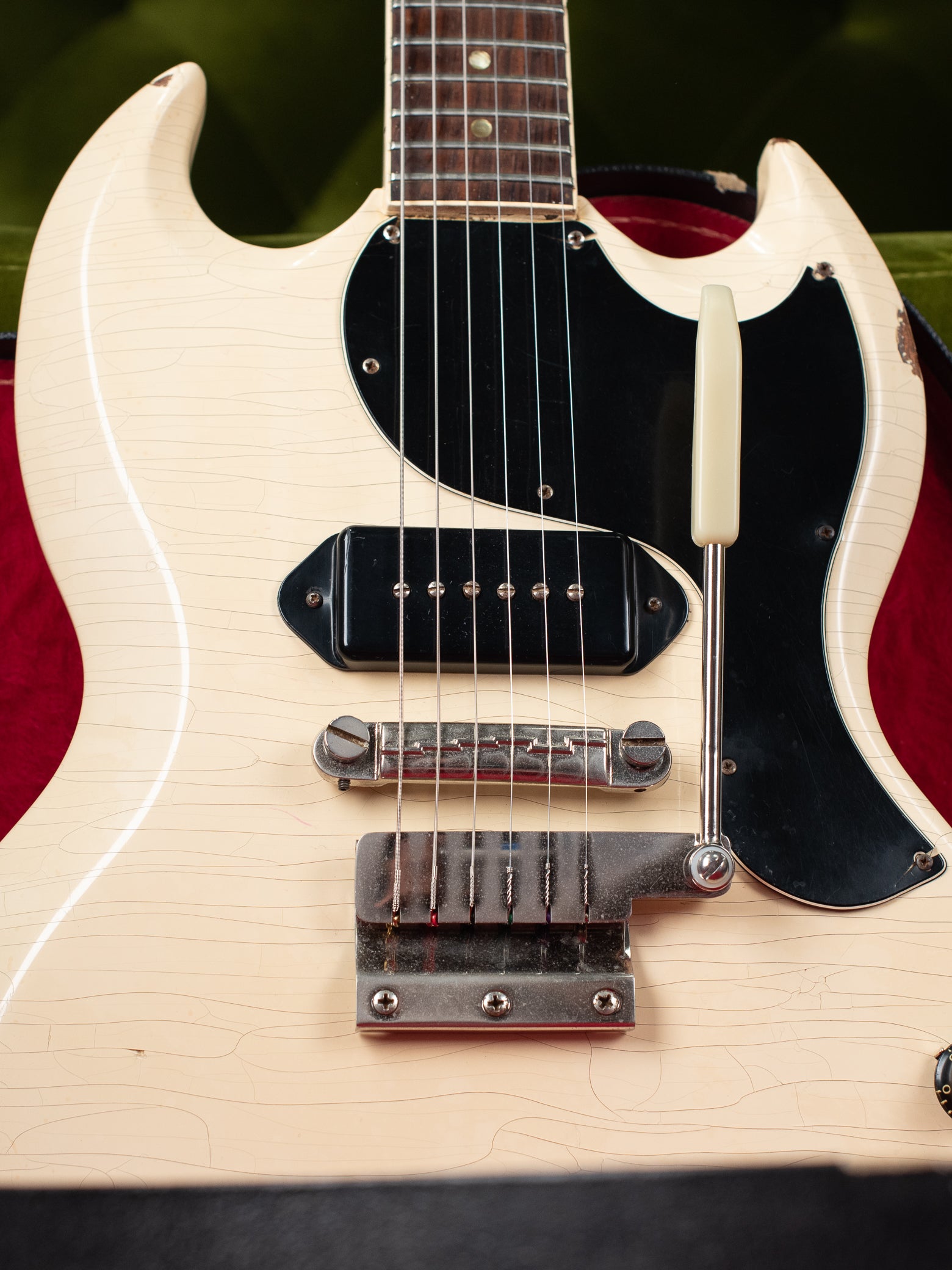 P-90 pickup, vibrola tailpiece White SG Junior 1965