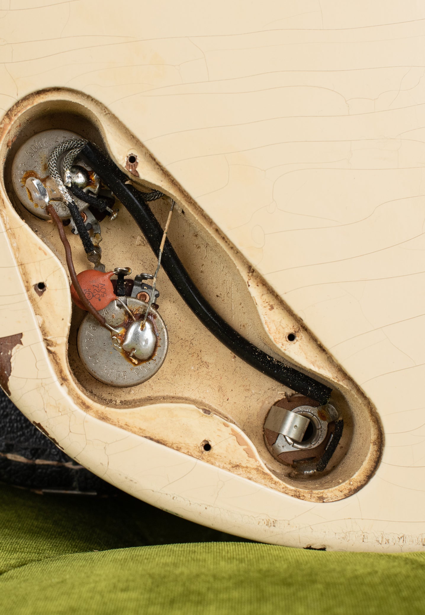 Control cavity, potentiometers, 1965 Gibson SG TV Junior
