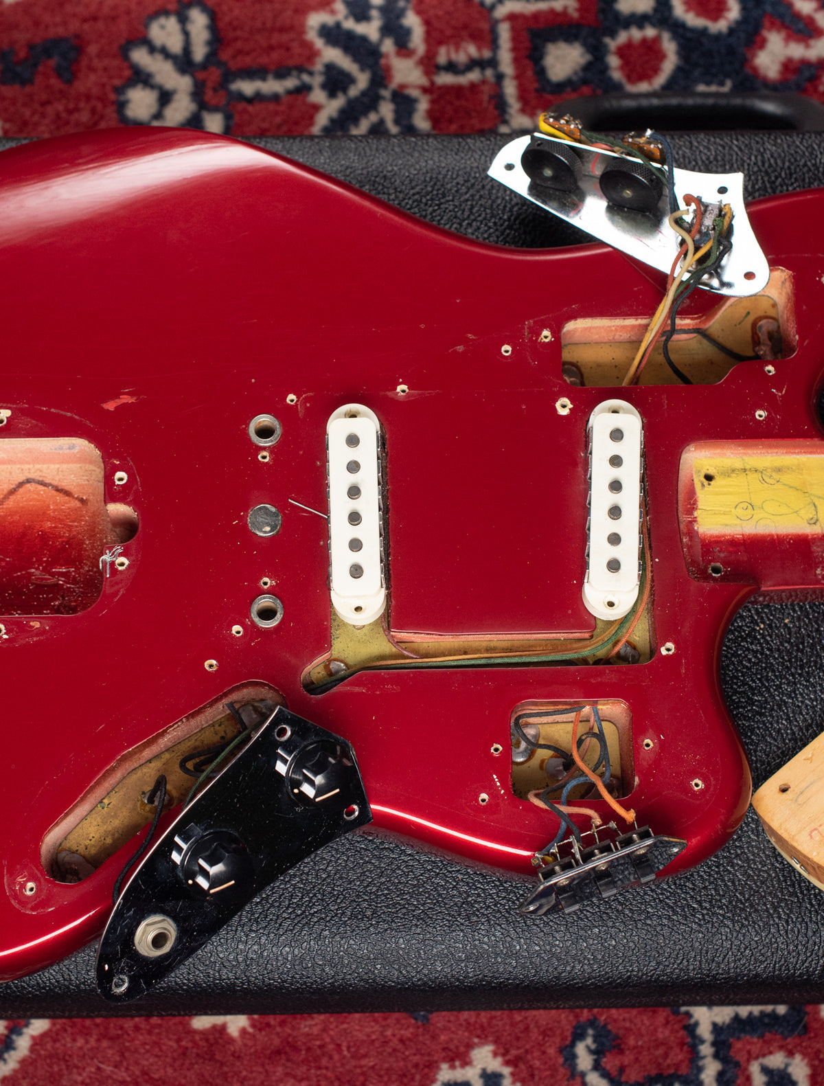 Fender Custom Color neck pocket, tremolo cavity
