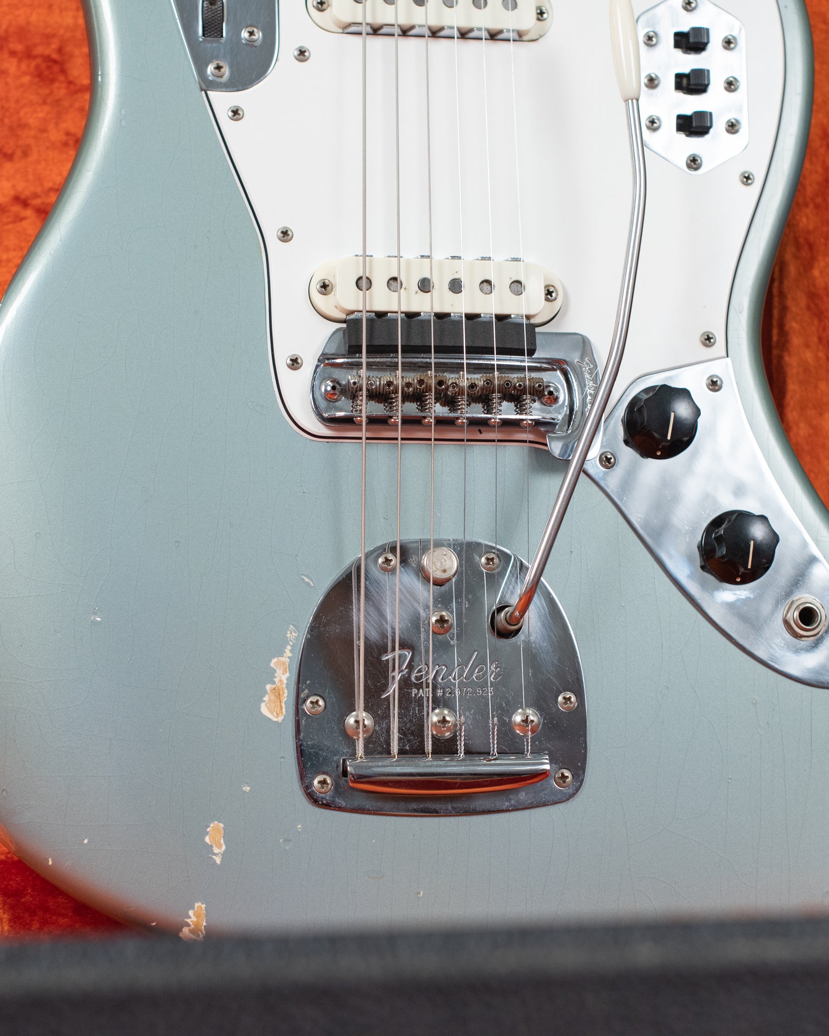 Fender Jaguar floating bridge and tremolo